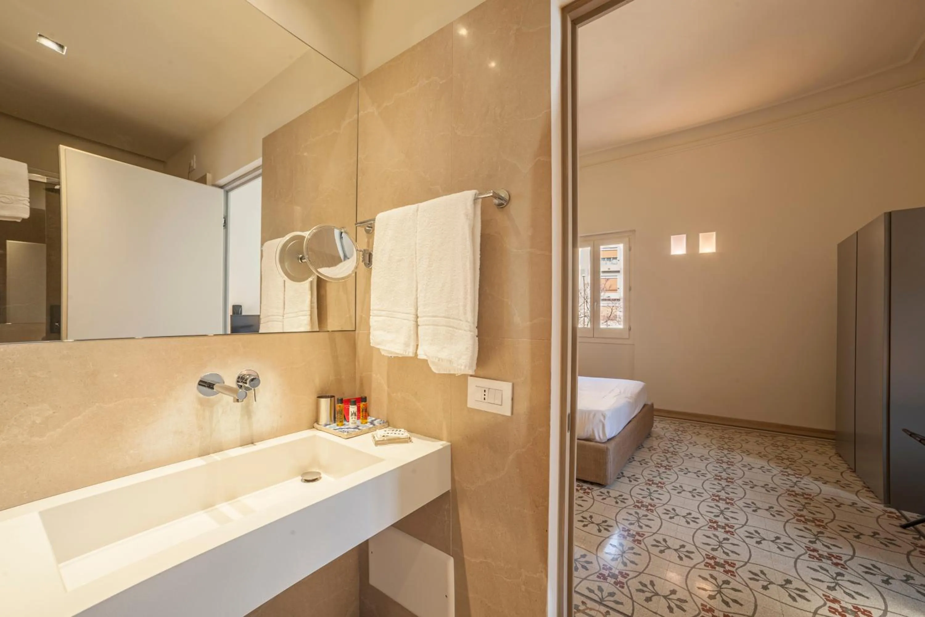 Shower in Giardini Mon Plaisir