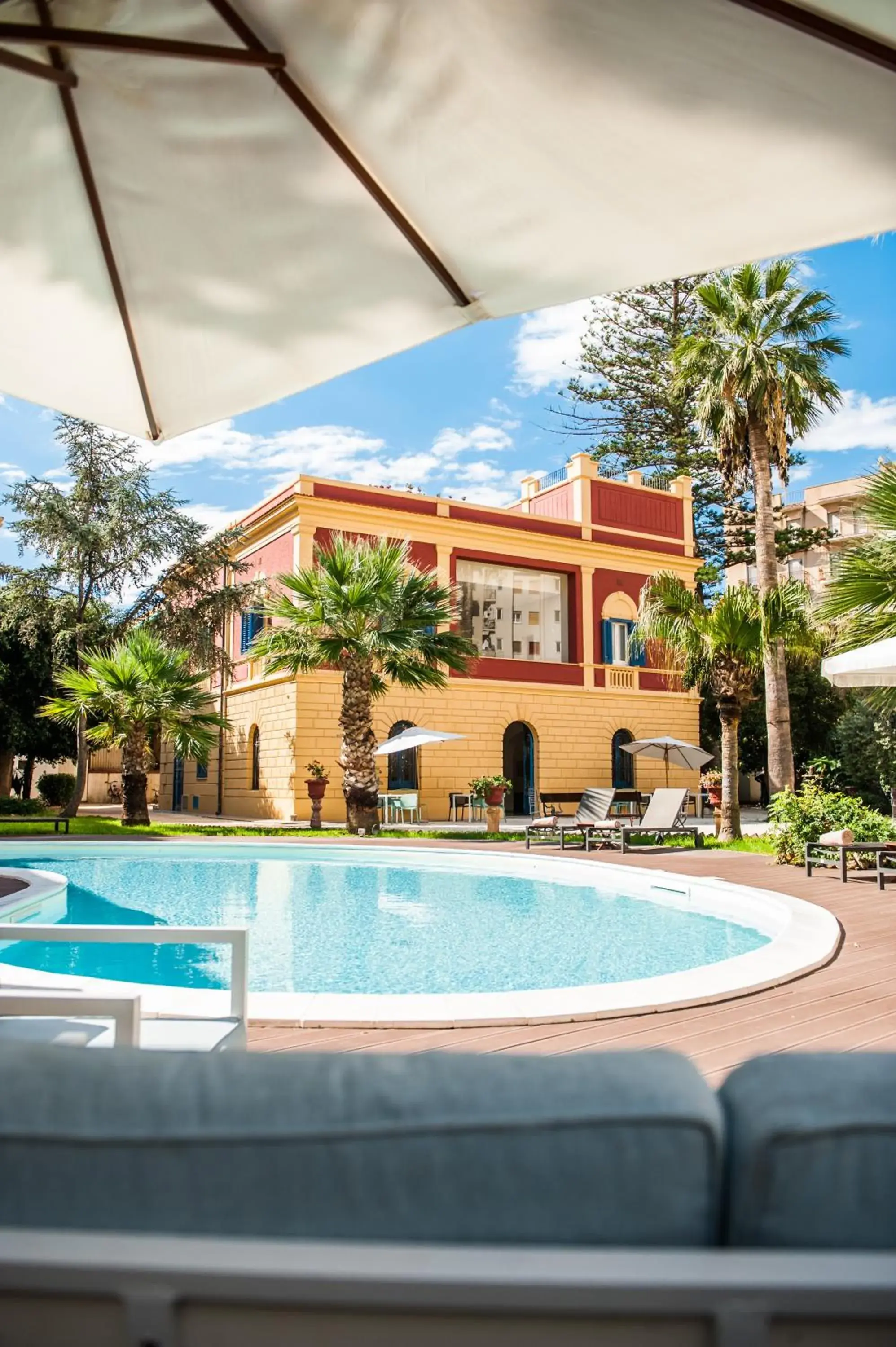 Facade/entrance in Giardini Mon Plaisir Facade/entrance in Giardini Mon Plaisir