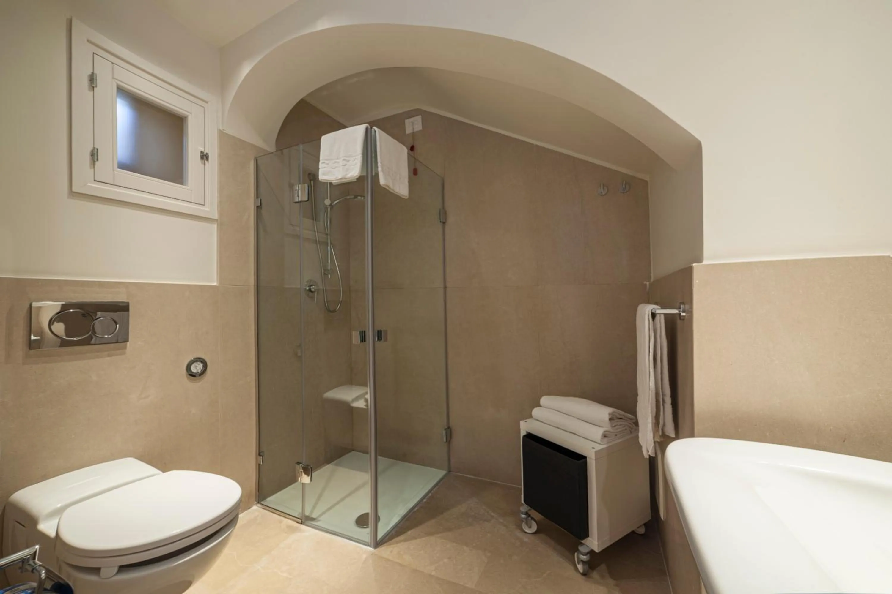 Shower in Giardini Mon Plaisir