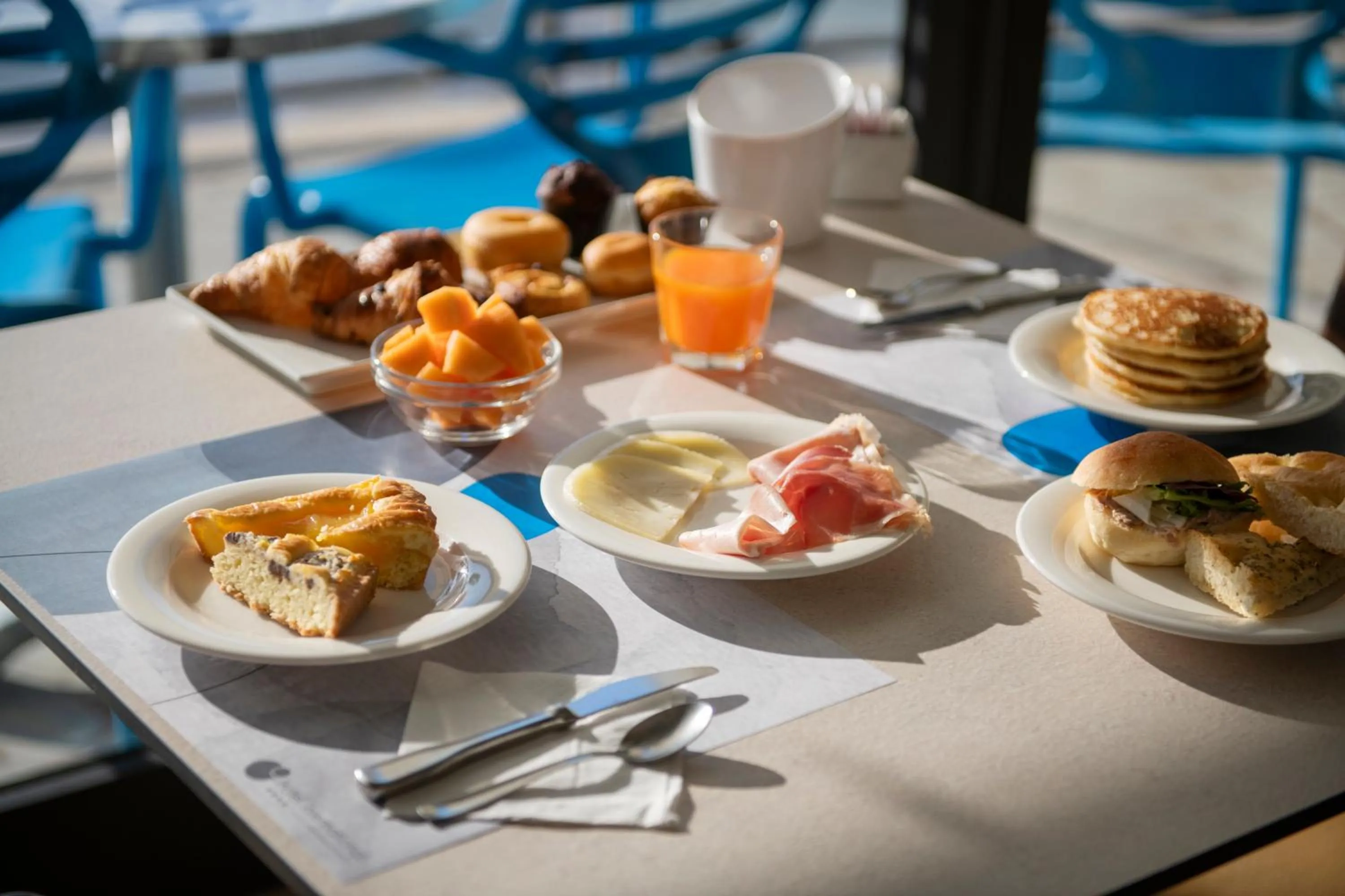 Breakfast in Hotel International