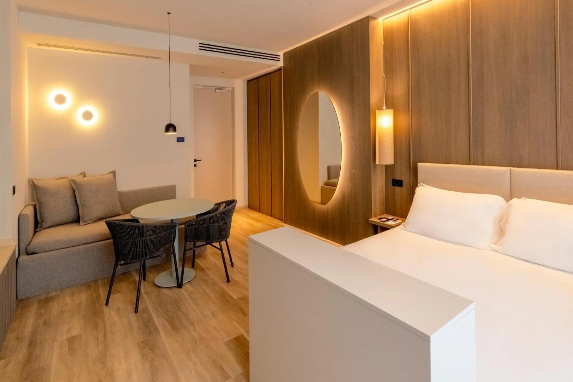 Photo of the whole room, Bed in International Hotel & Suite
