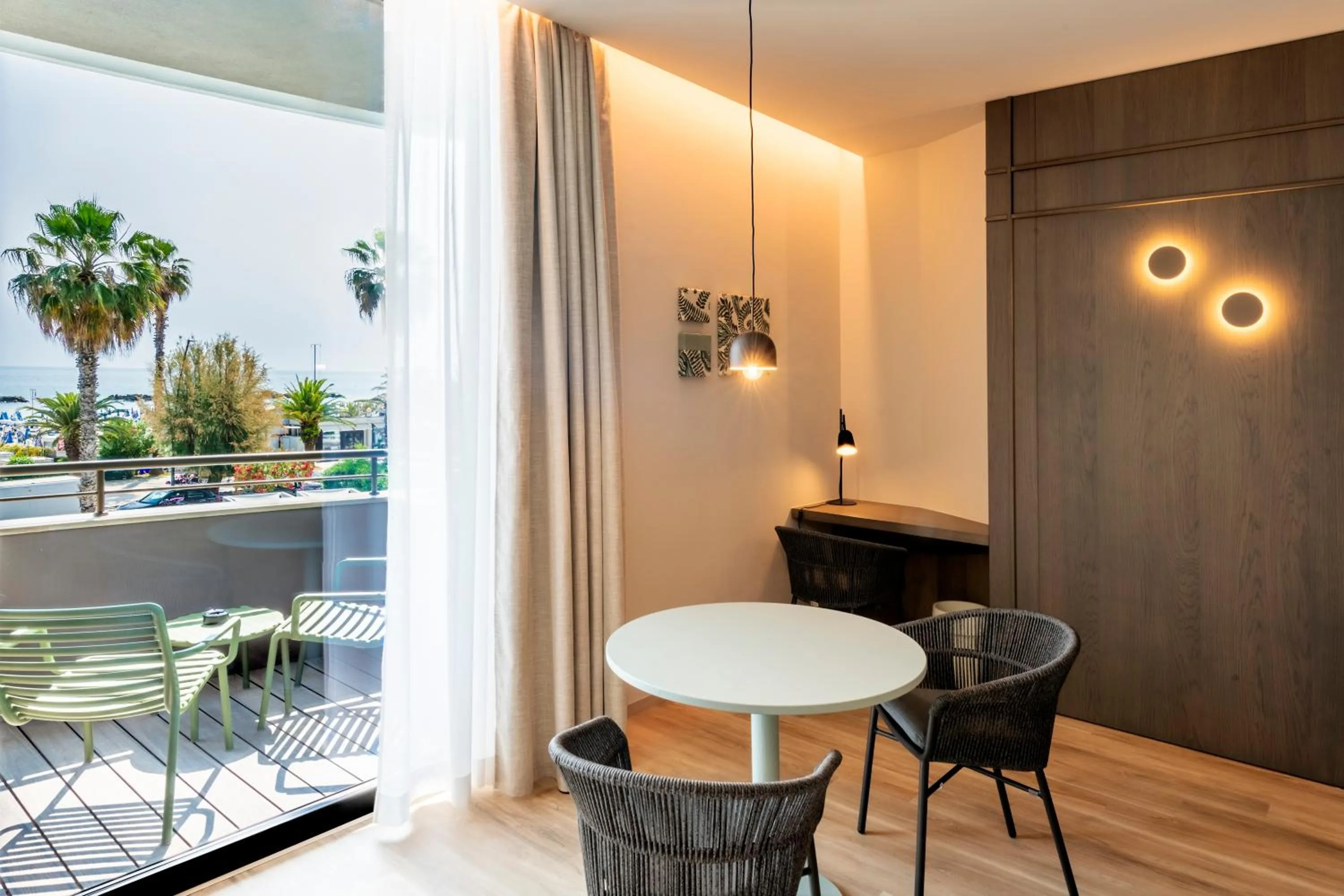Living room in International Hotel & Suite