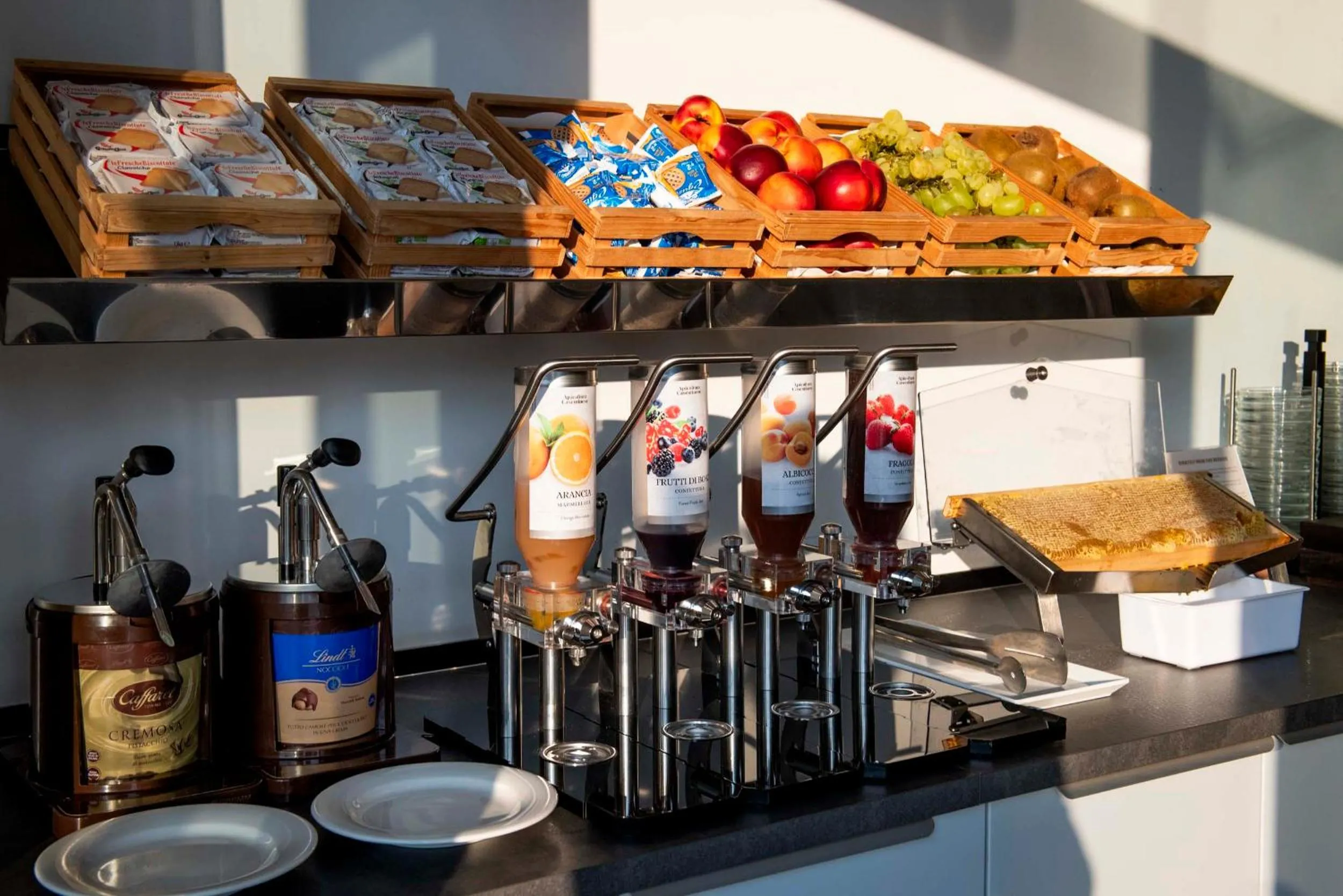 Breakfast in International Hotel & Suite