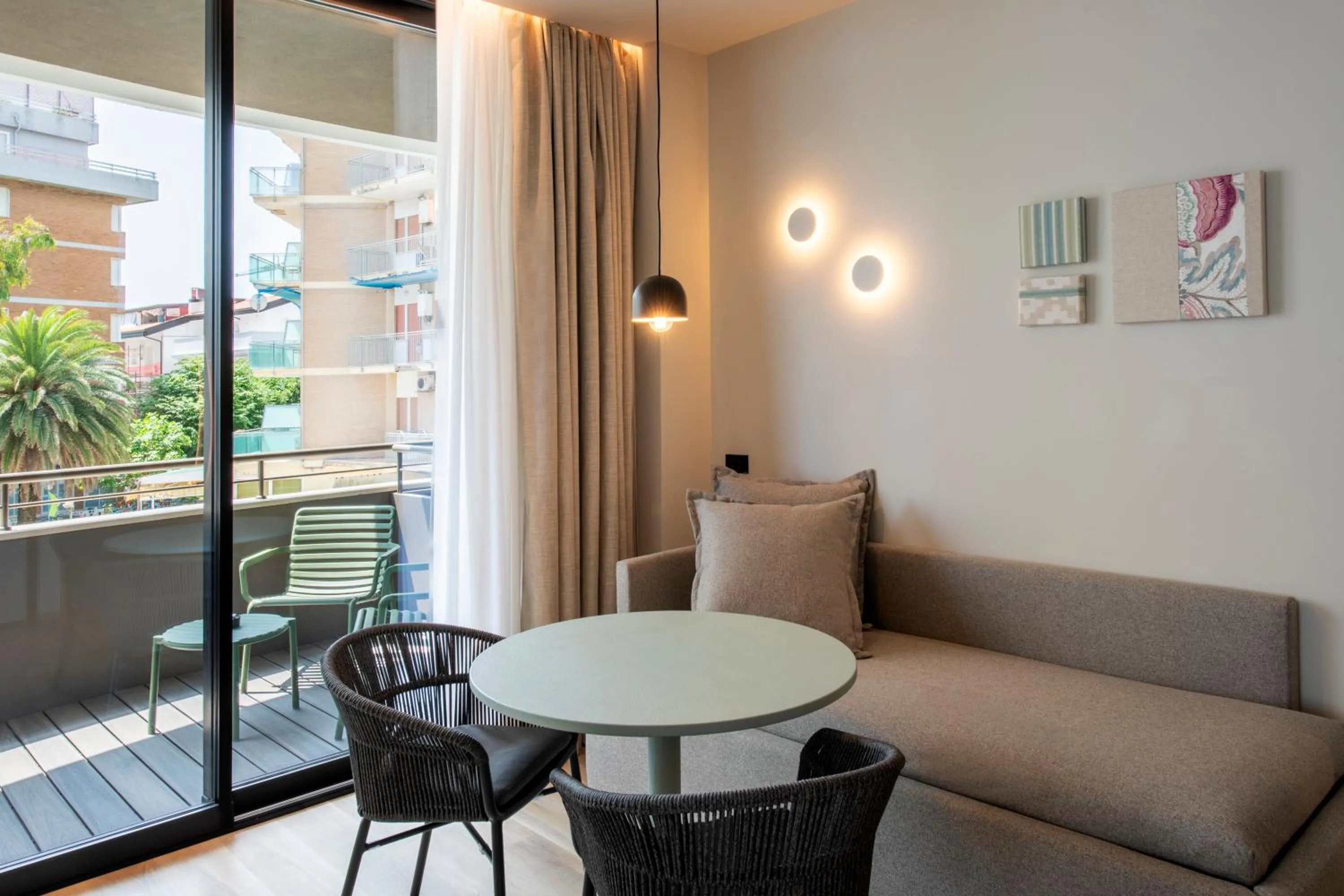 Living room in International Hotel & Suite