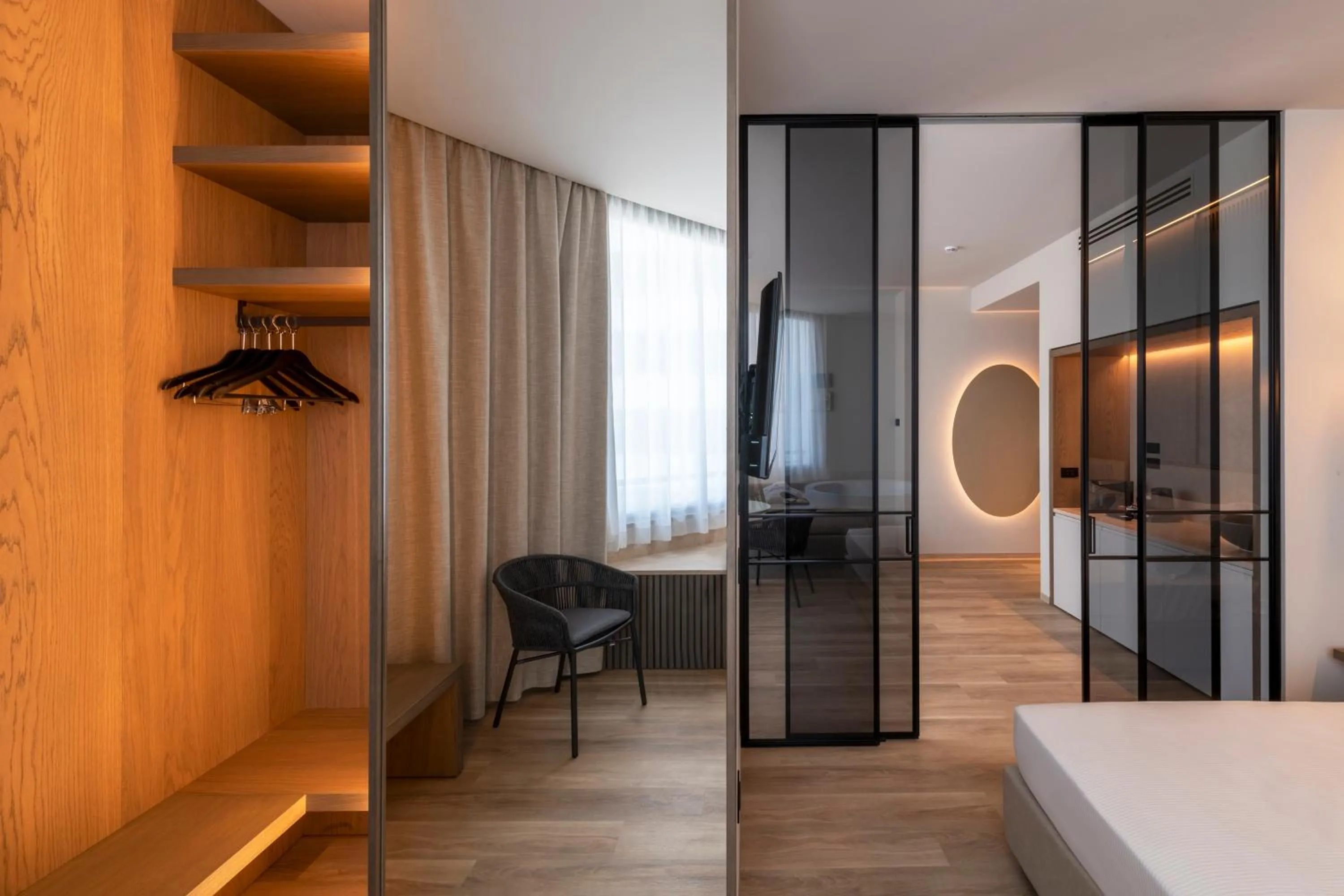 wardrobe, Bed in International Hotel & Suite