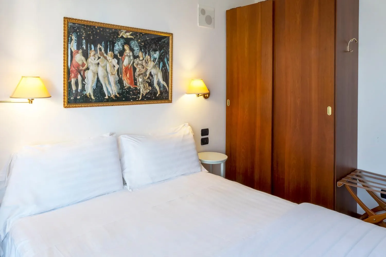 locker, Bed in International Hotel & Suite