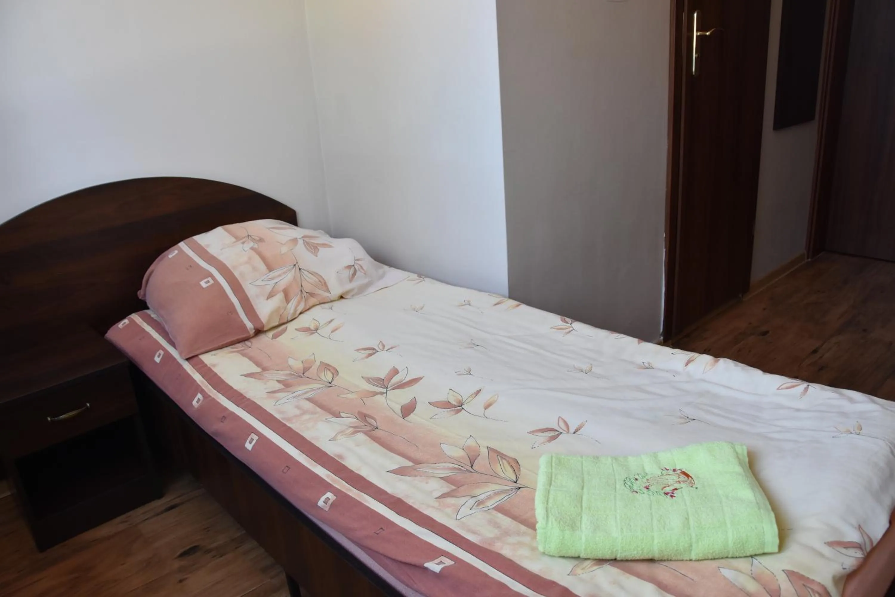 Bed in Willa Białe Piaski Pokoje i Noclegi Białogóra