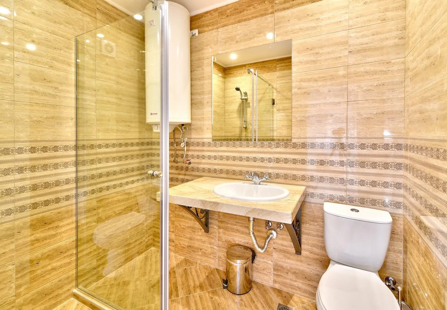 Shower in Sirena Palace Family Hotel