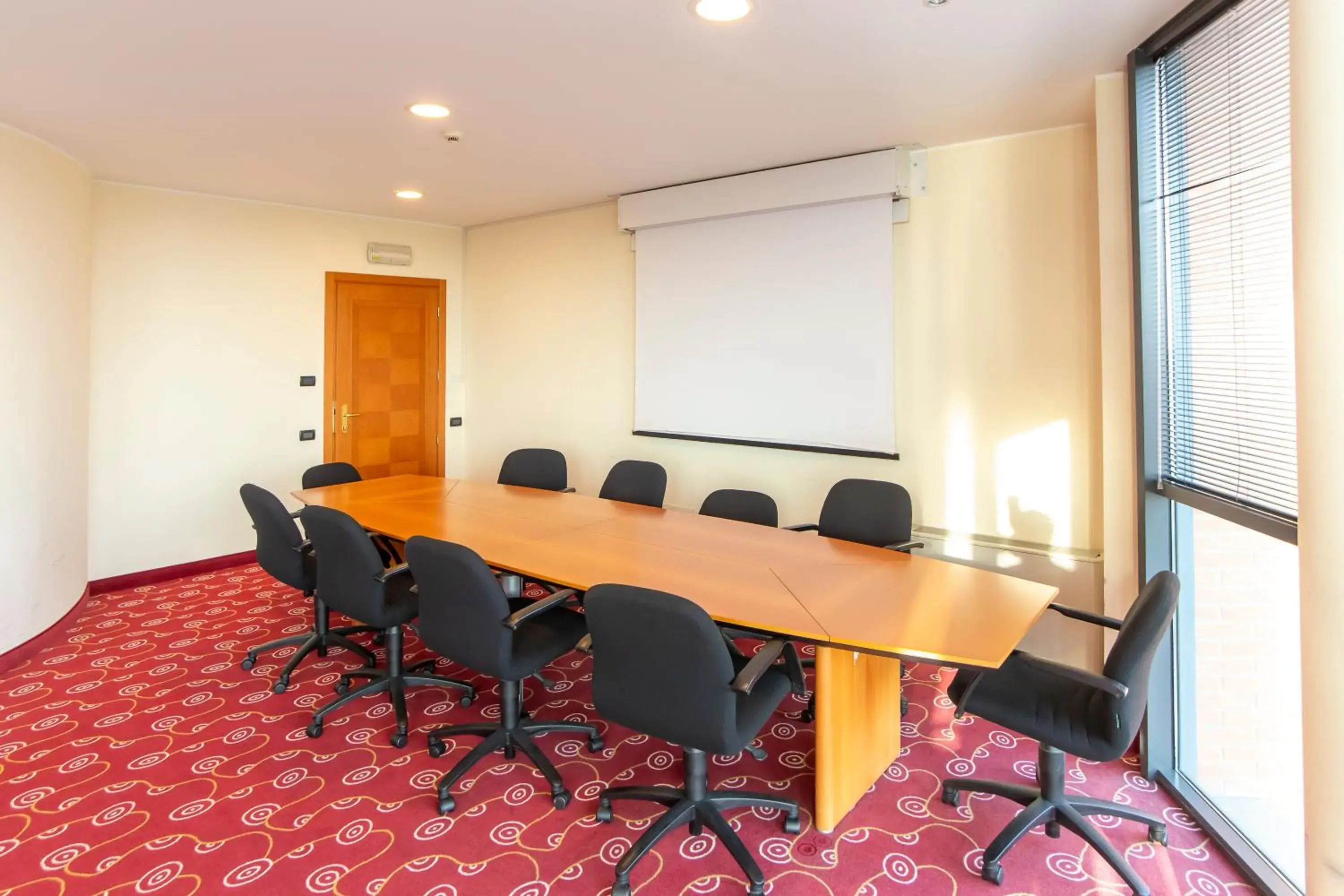 Business facilities in LVG Hotel Collection - Riz Business facilities in LVG Hotel Collection - Riz