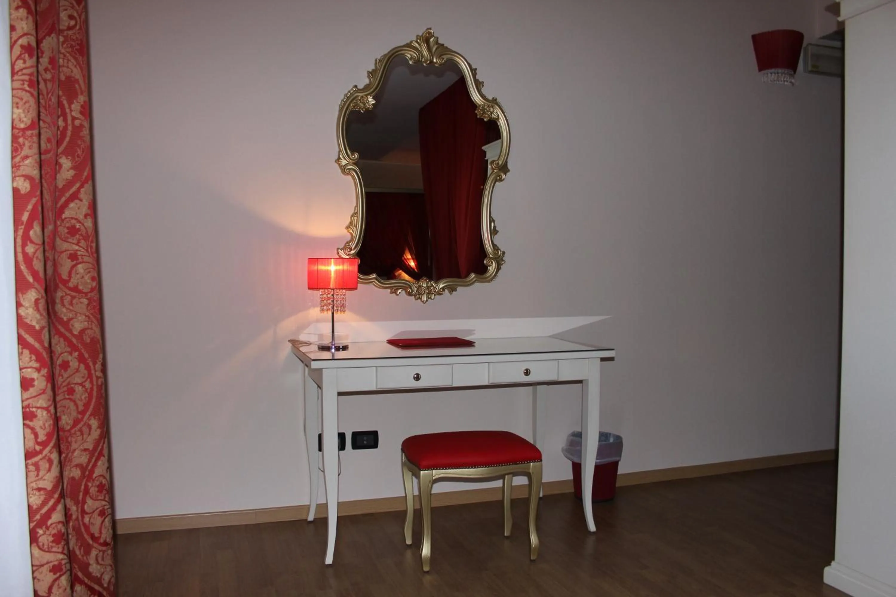 hair dresser in Hotel Riz B.B