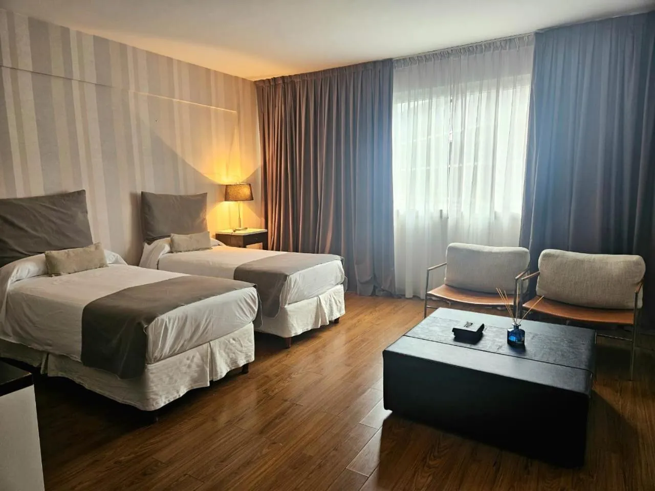 Bed in Be Hollywood!