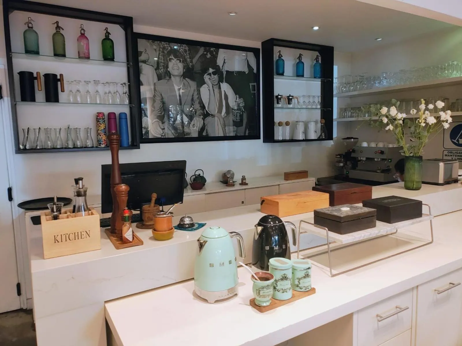 Food and drinks in Be Hollywood!