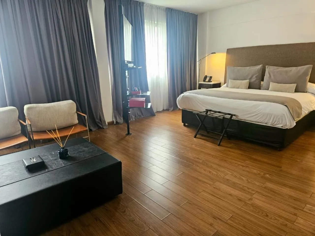 Bed in Be Hollywood!