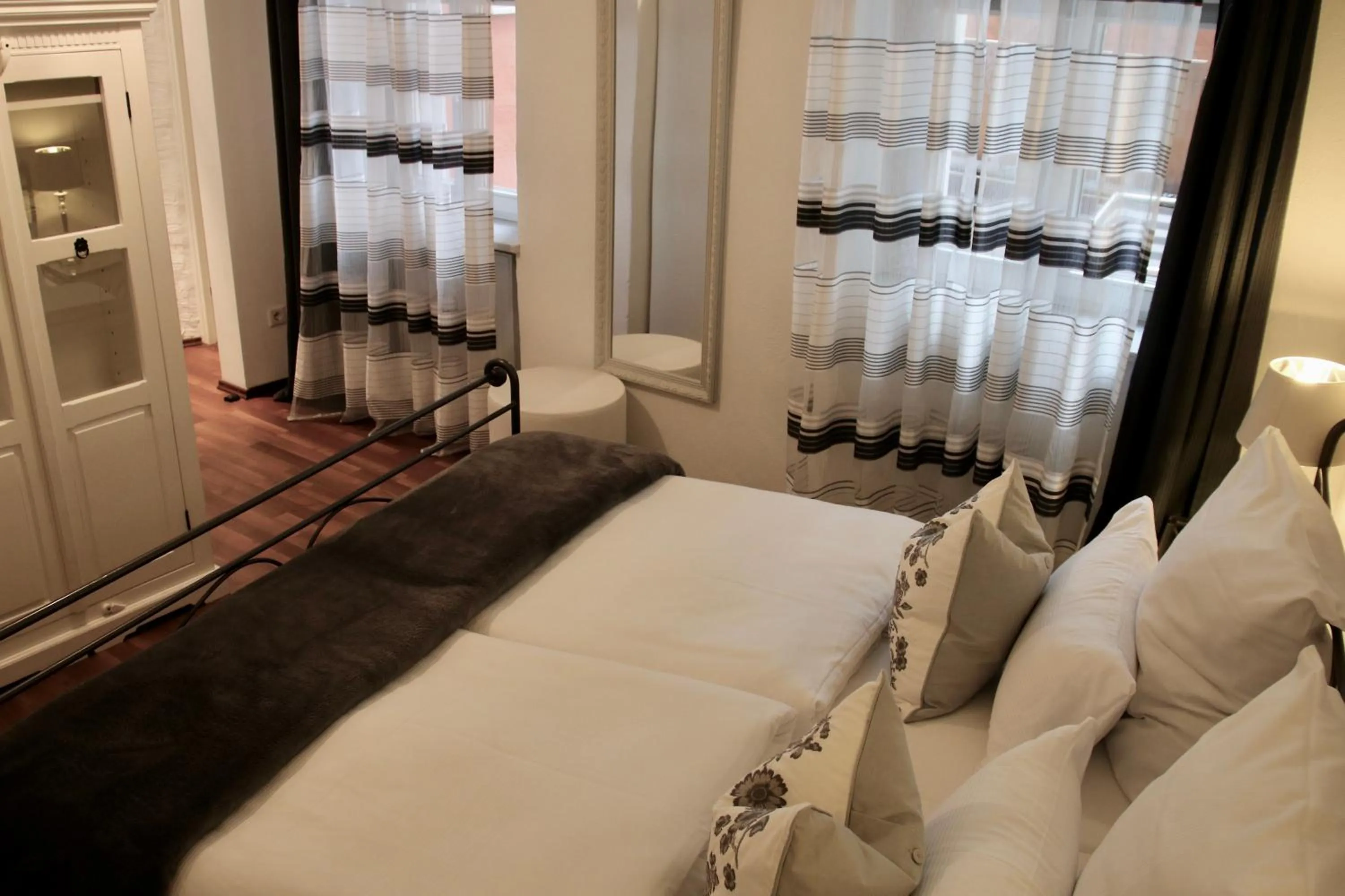 Bed in L'Ostello Altstadthotel