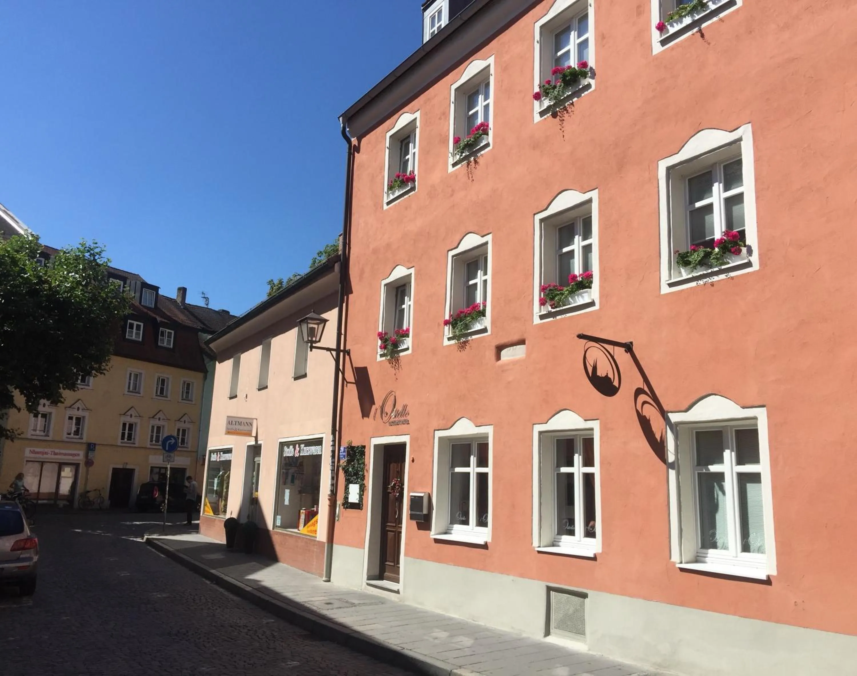 Facade/entrance in L'Ostello Altstadthotel
