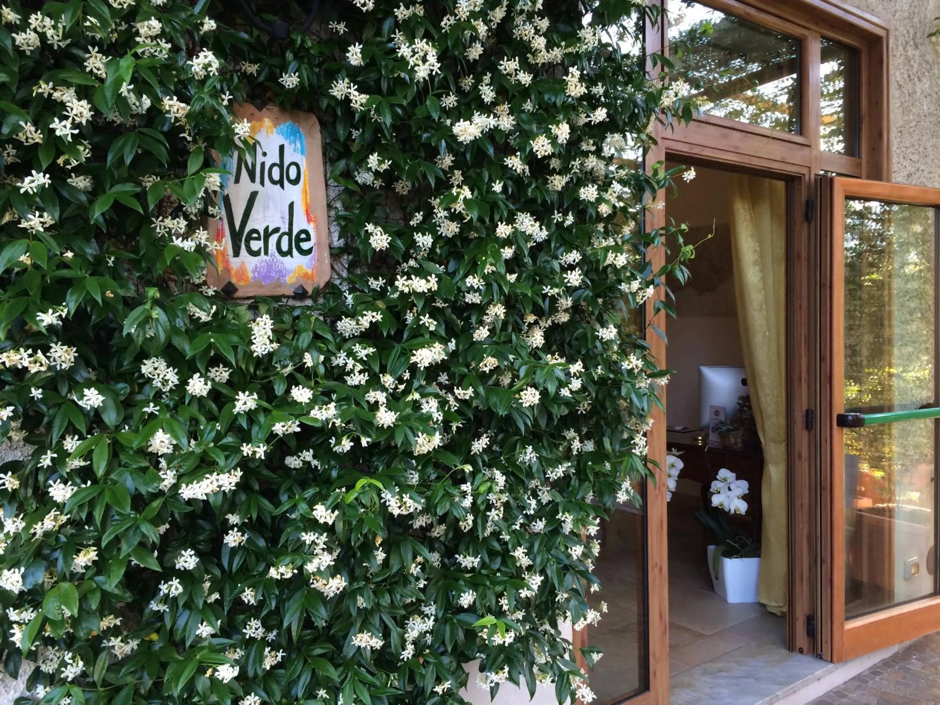 Facade/entrance in Nido Verde