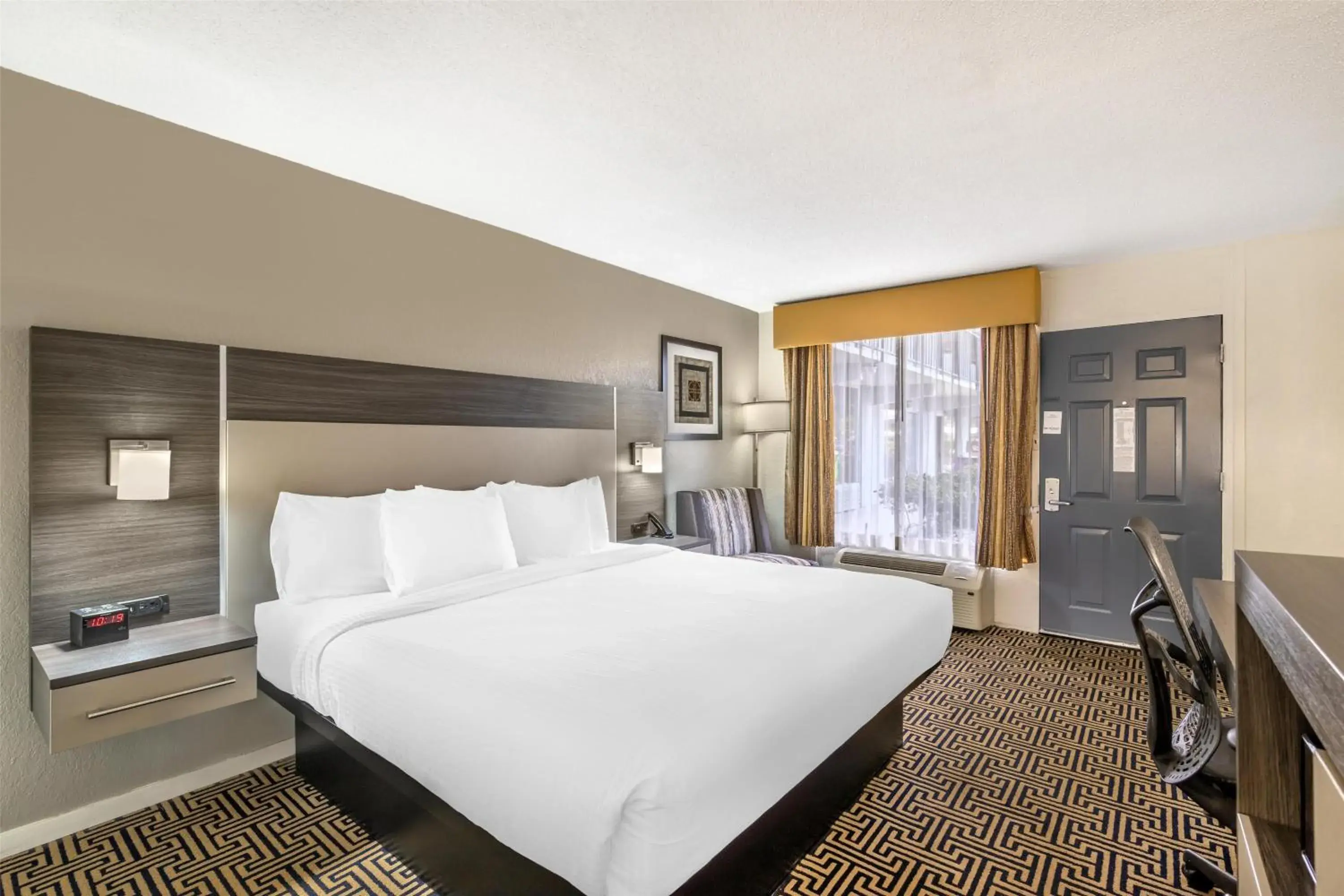 Bedroom, Bed in Best Western Central Inn Bedroom, Bed in Best Western Central Inn