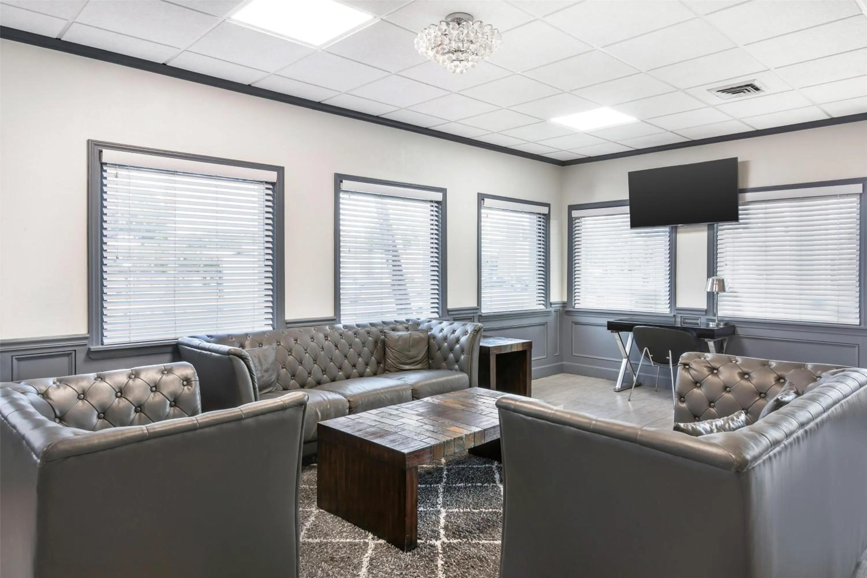 Lobby or reception in Best Western Central Inn