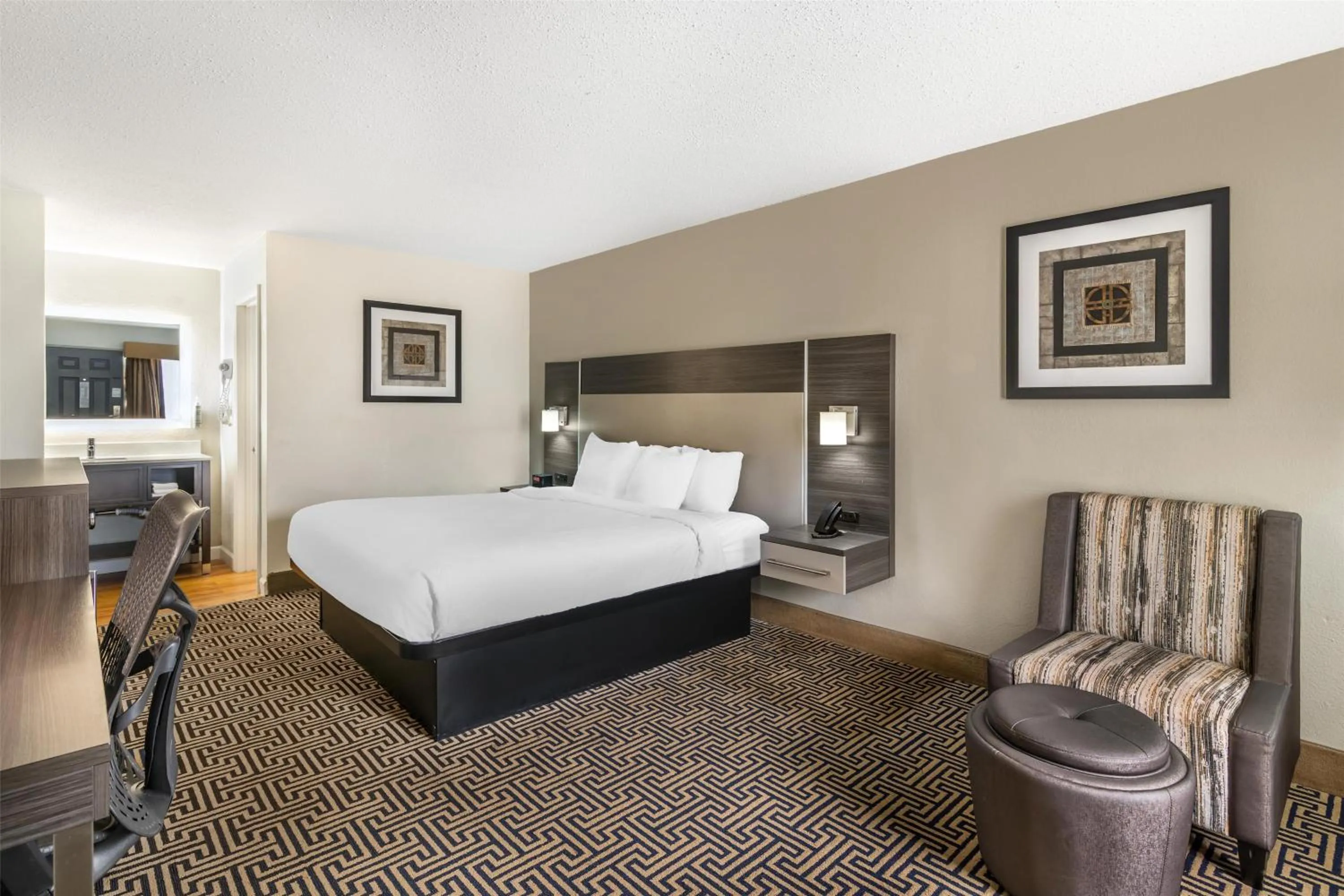 Bedroom, Bed in Best Western Central Inn