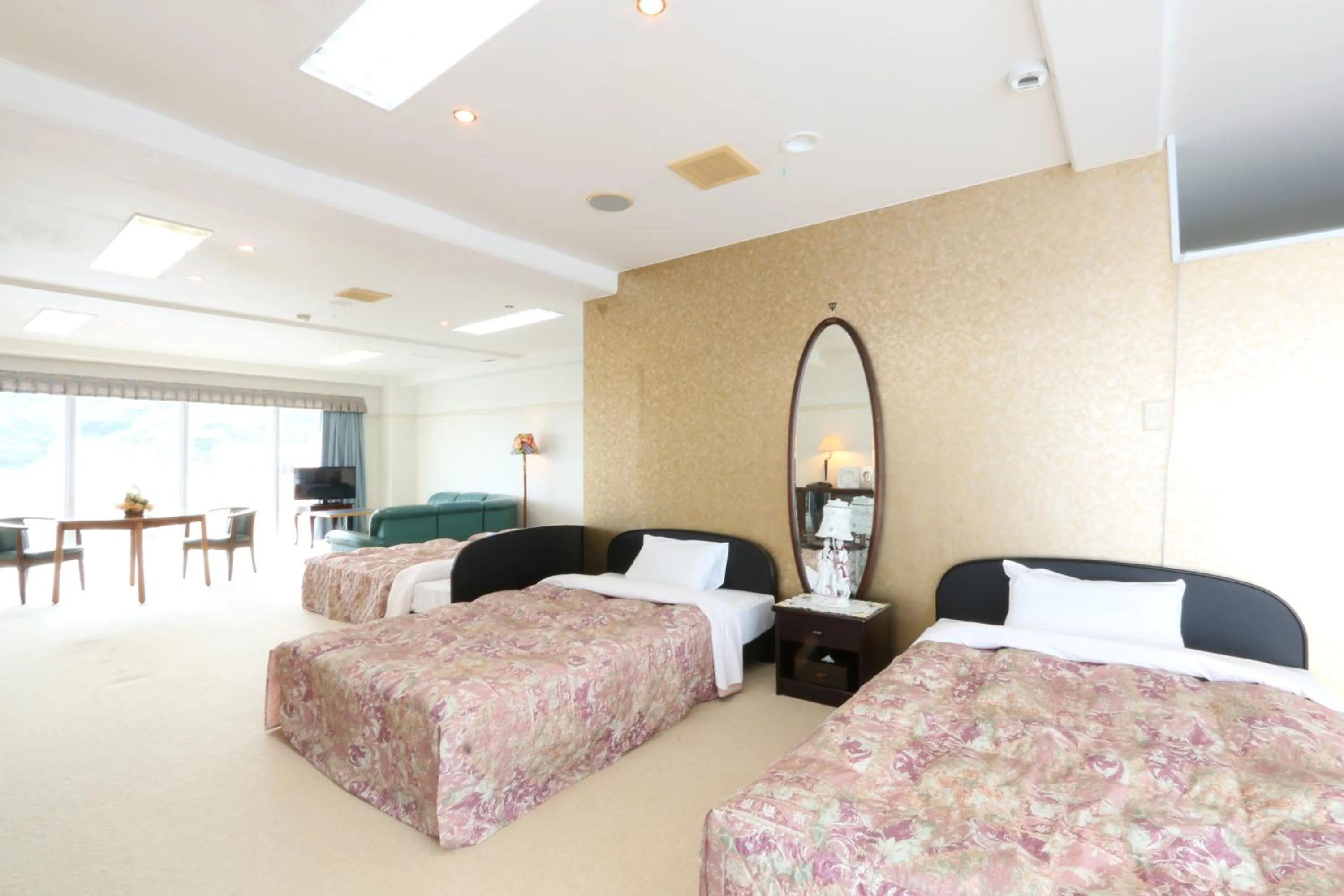 Photo of the whole room, Bed in Sun Flower City Hotel