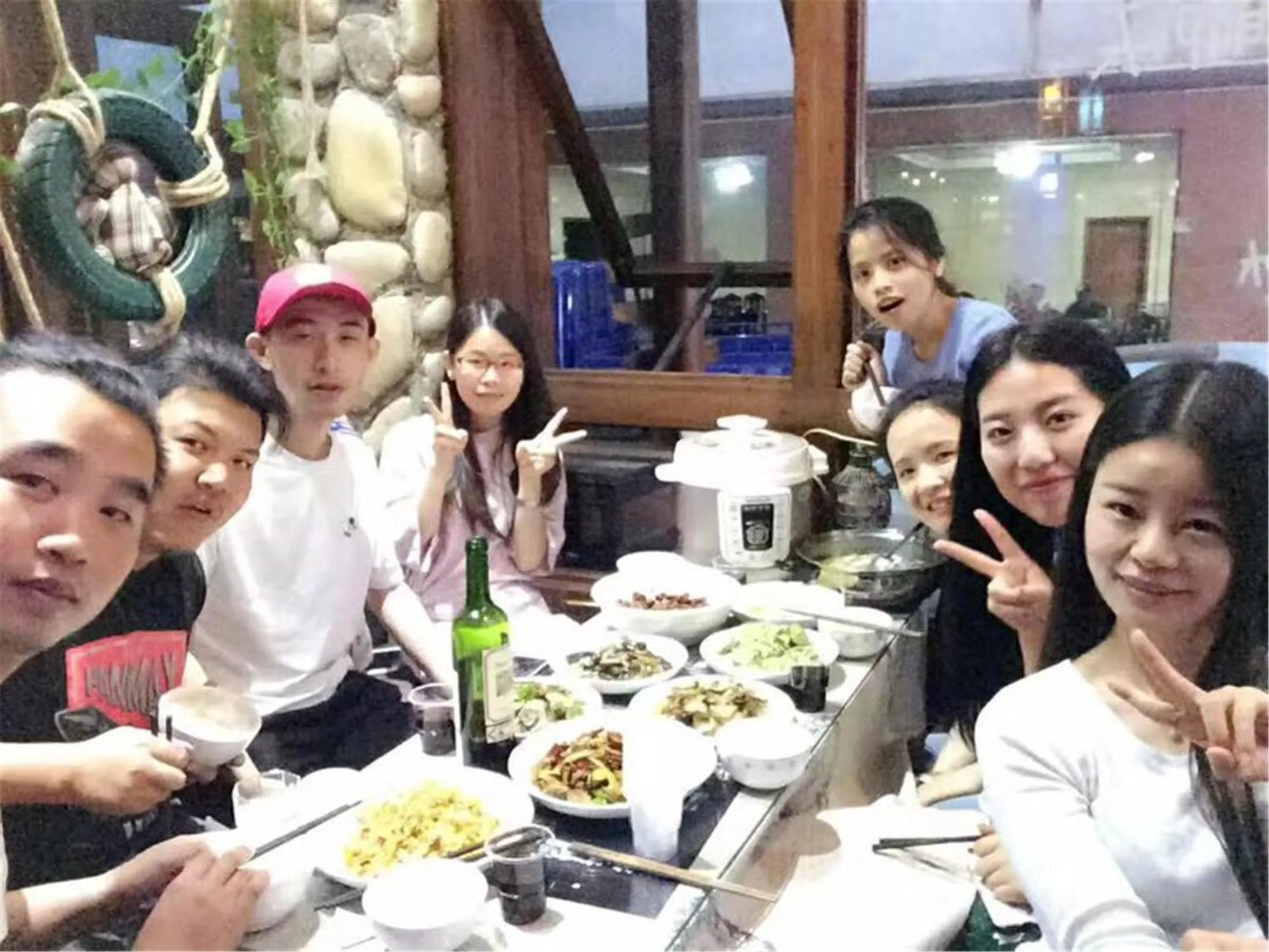 People in Zhangjiajie Nanfang Yinan Hotel