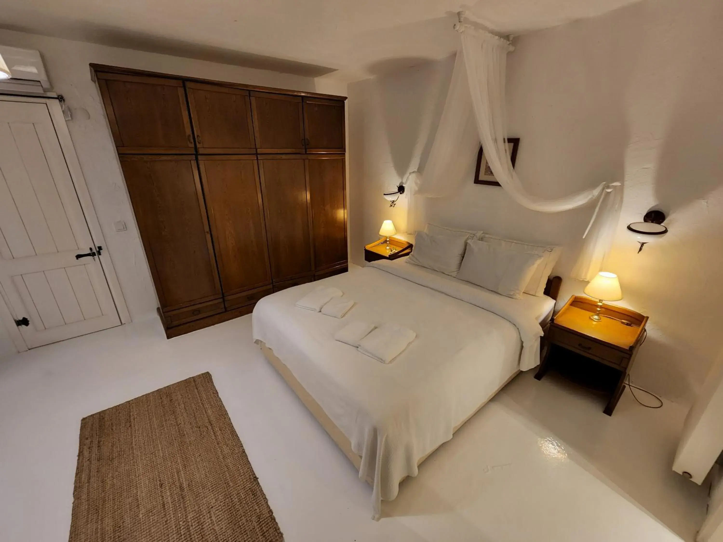 Budget Double Room (No Window) in Jakamar Alacati Budget Double Room (No Window) in Jakamar Alacati