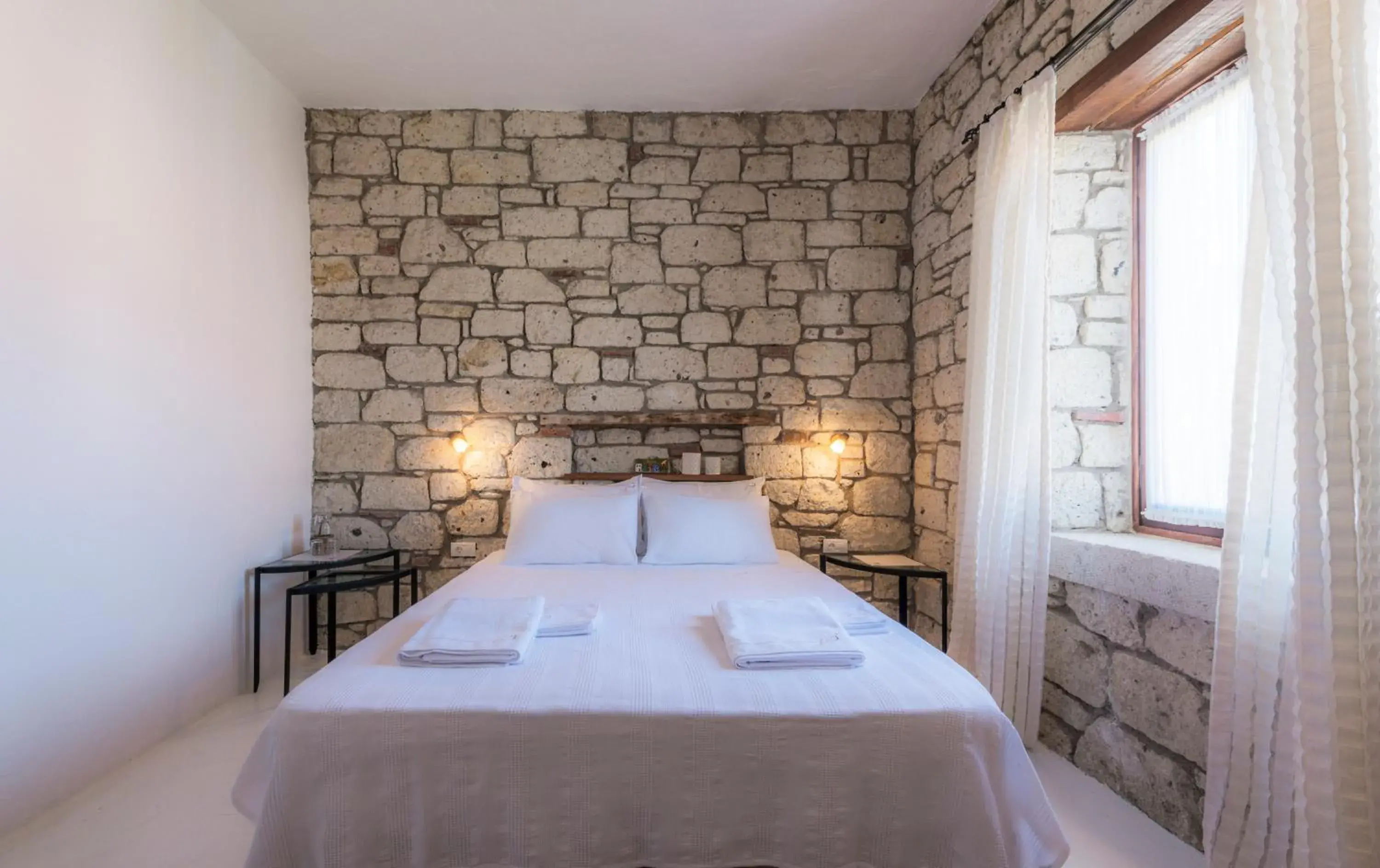 Photo of the whole room, Bed in Jakamar Alacati Photo of the whole room, Bed in Jakamar Alacati