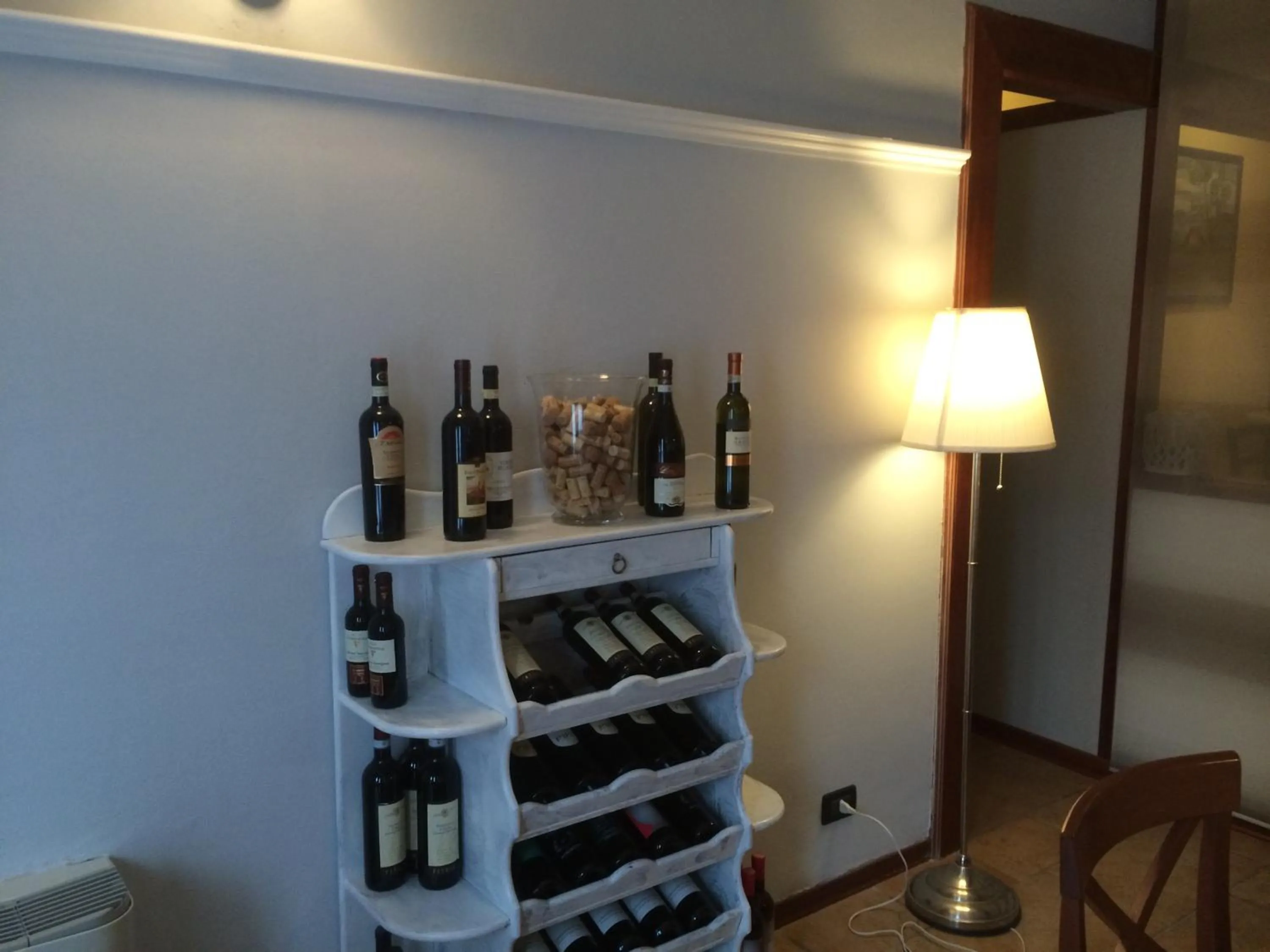 Restaurant/places to eat in Hotel Clari