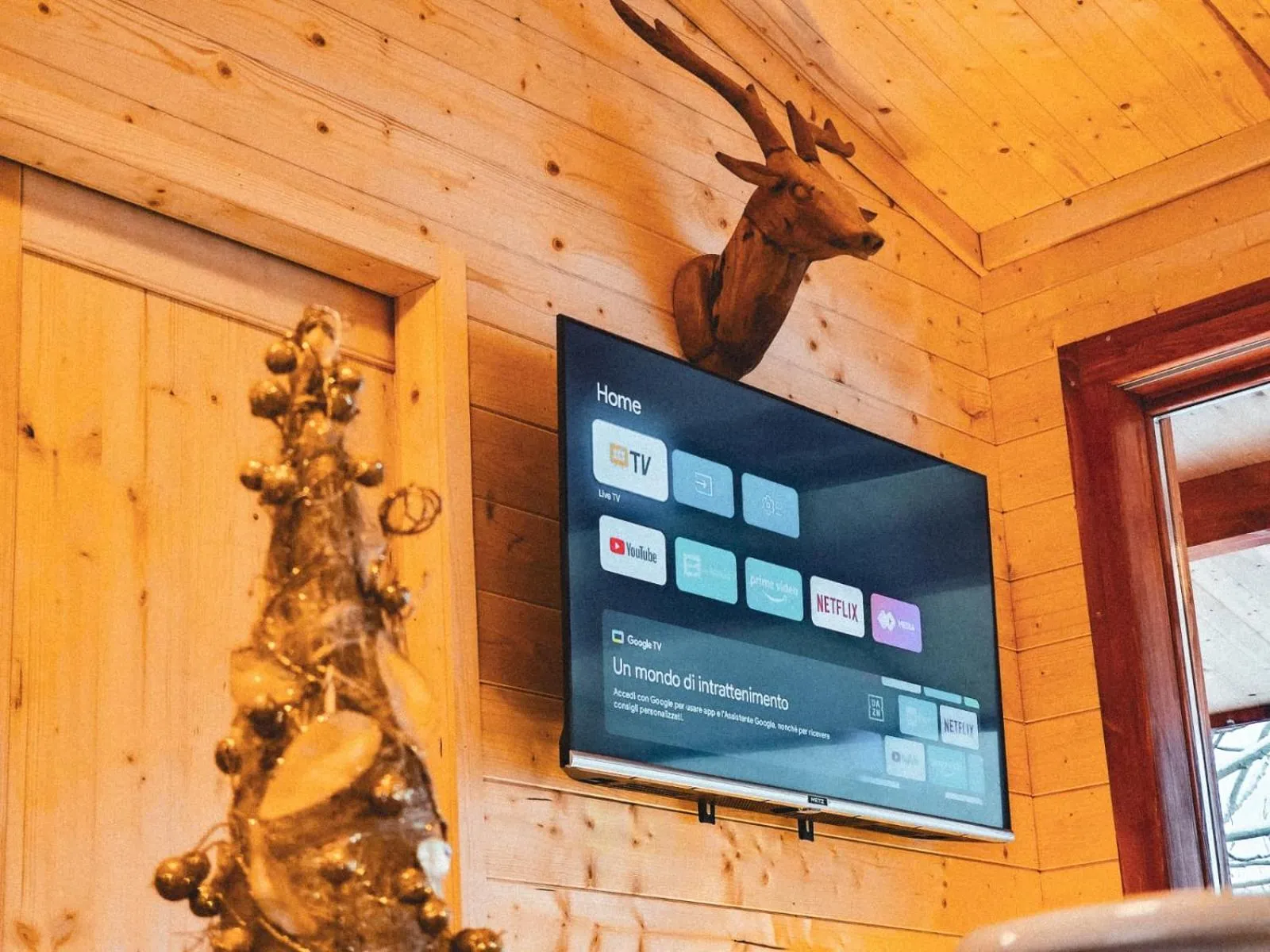 TV and multimedia in Hotel Clari