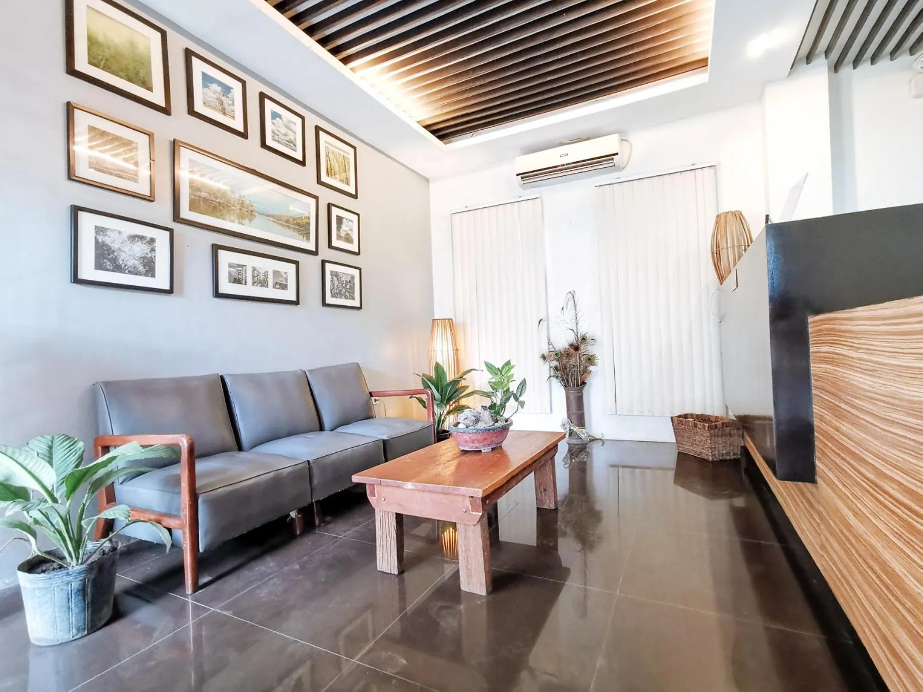 Lobby or reception in RedDoorz near Trade School Gensan