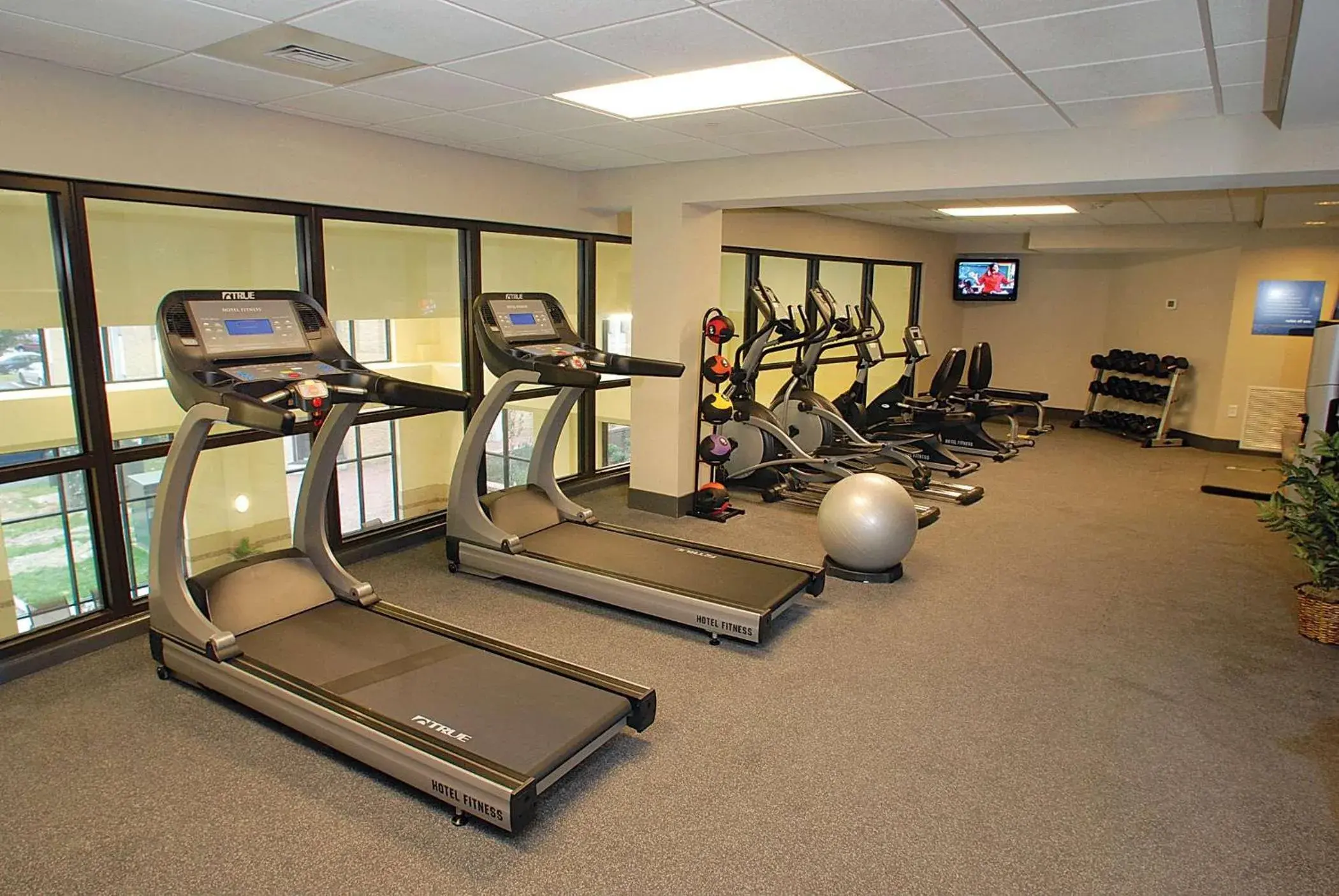 Fitness centre/facilities in Hampton Inn & Suites Chesapeake-Battlefield Boulevard Fitness centre/facilities in Hampton Inn & Suites Chesapeake-Battlefield Boulevard