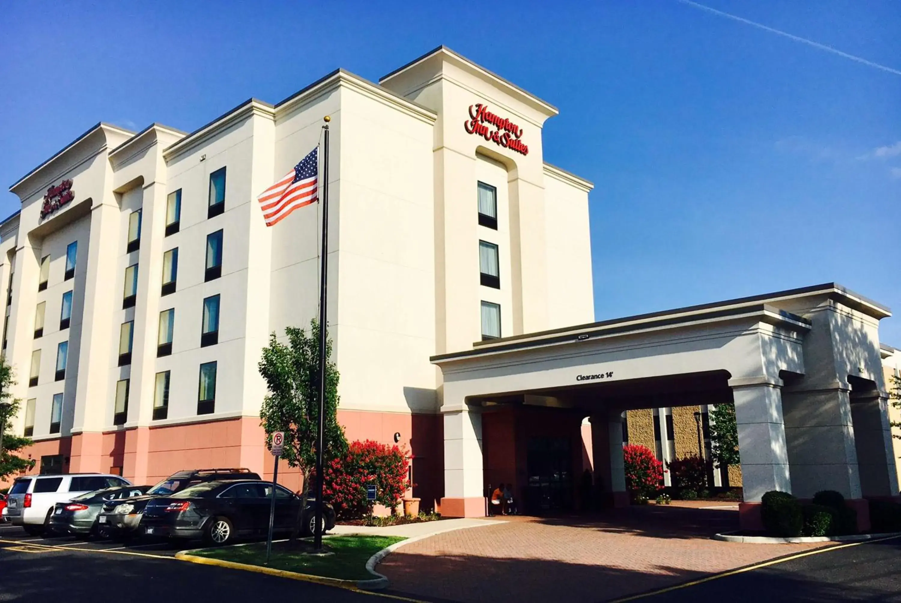 Property building in Hampton Inn & Suites Chesapeake-Battlefield Boulevard Property building in Hampton Inn & Suites Chesapeake-Battlefield Boulevard