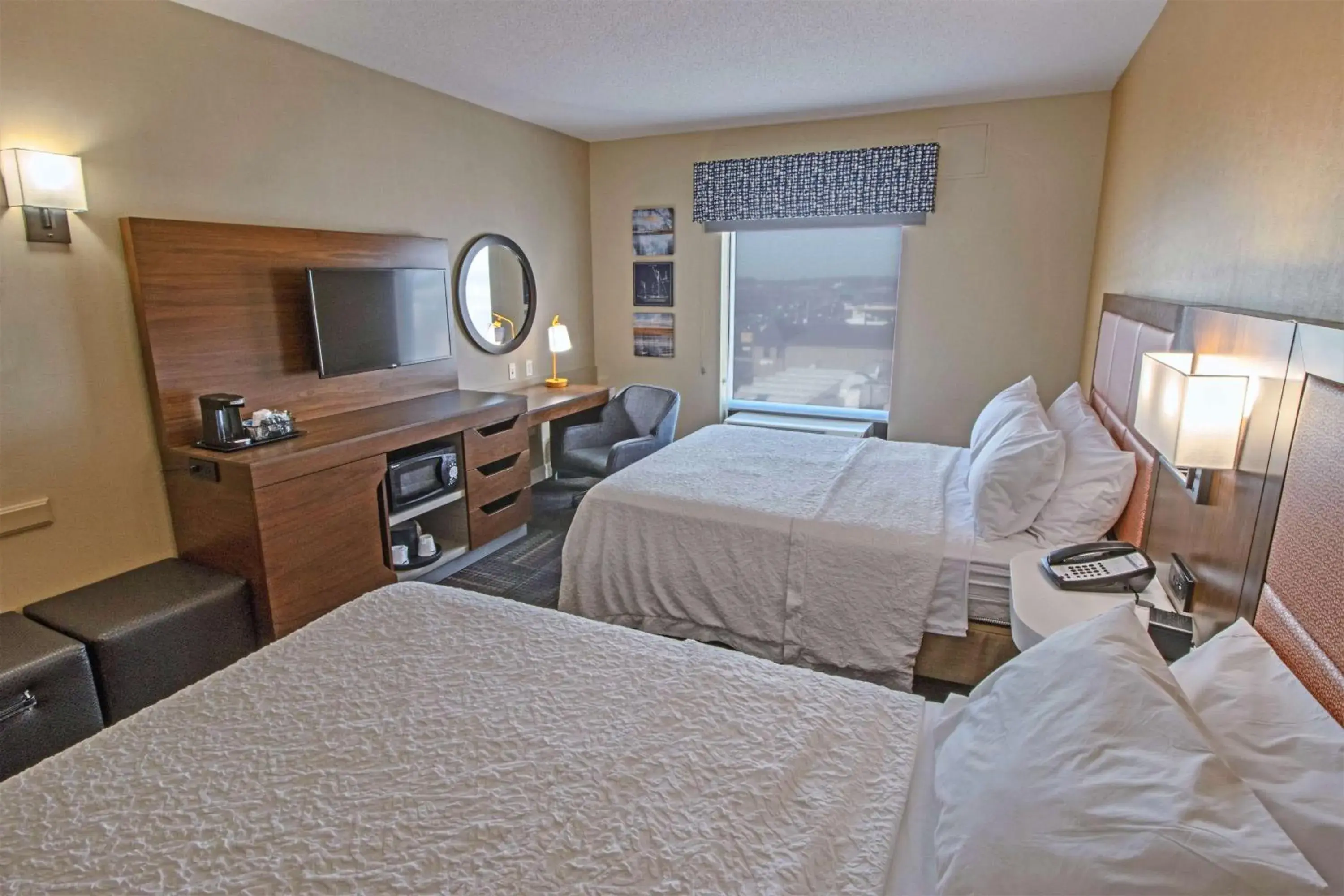 Bedroom, Bed in Hampton Inn & Suites Chesapeake-Battlefield Boulevard Bedroom, Bed in Hampton Inn & Suites Chesapeake-Battlefield Boulevard