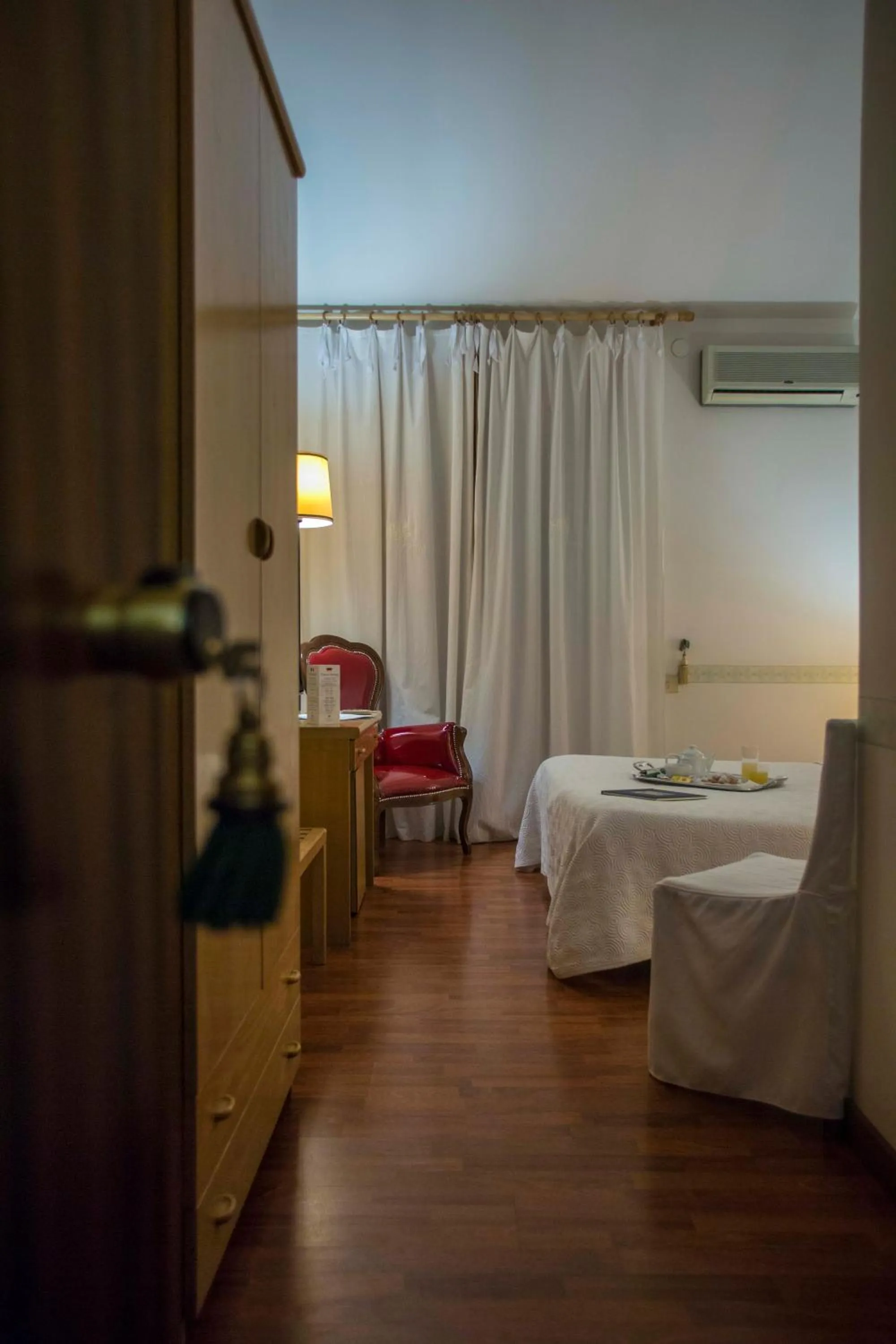 Balcony/Terrace, Bed in Hotel Victoria Maiorino