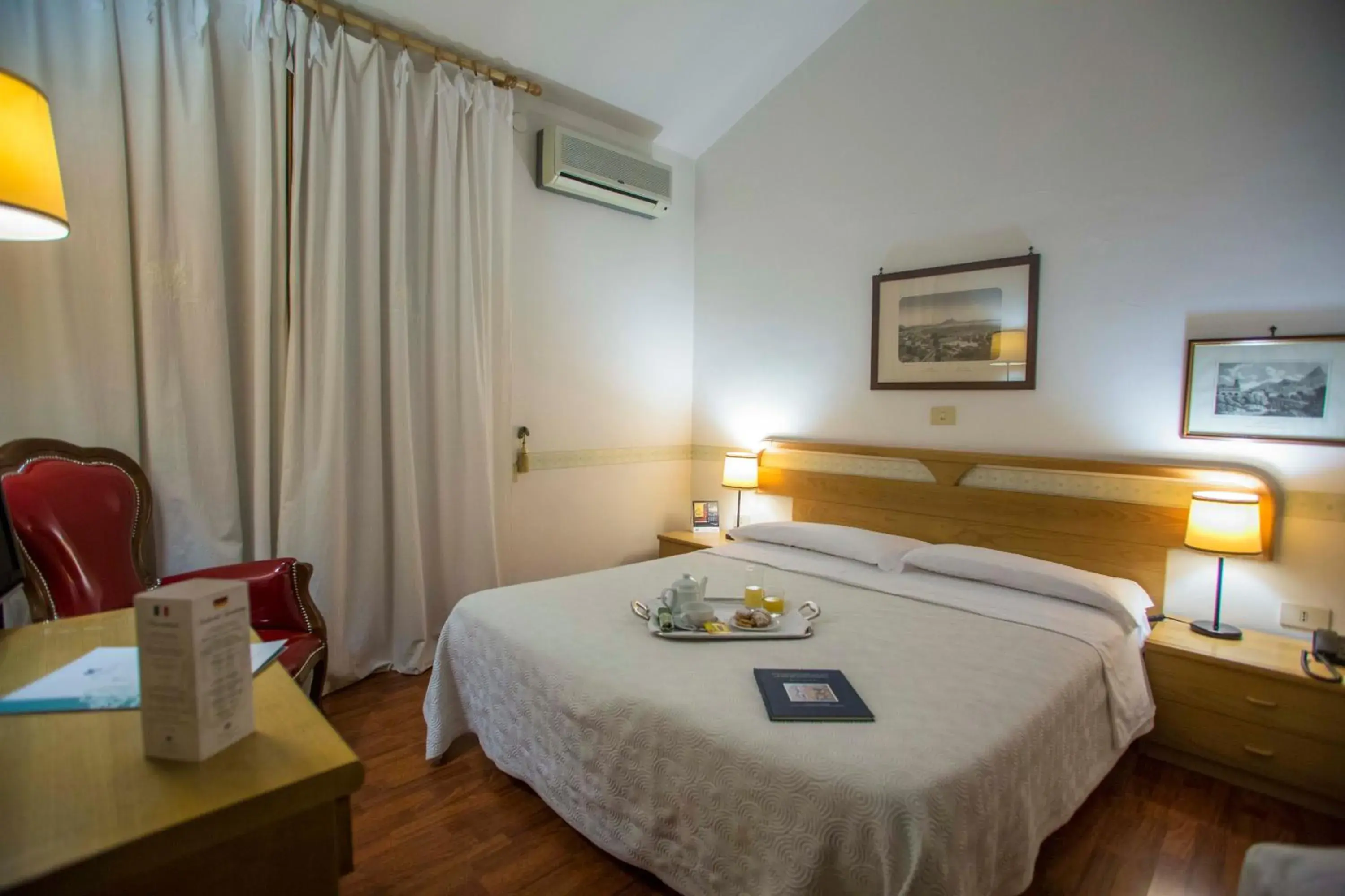Standard Double Room in Hotel Victoria Maiorino Standard Double Room in Hotel Victoria Maiorino