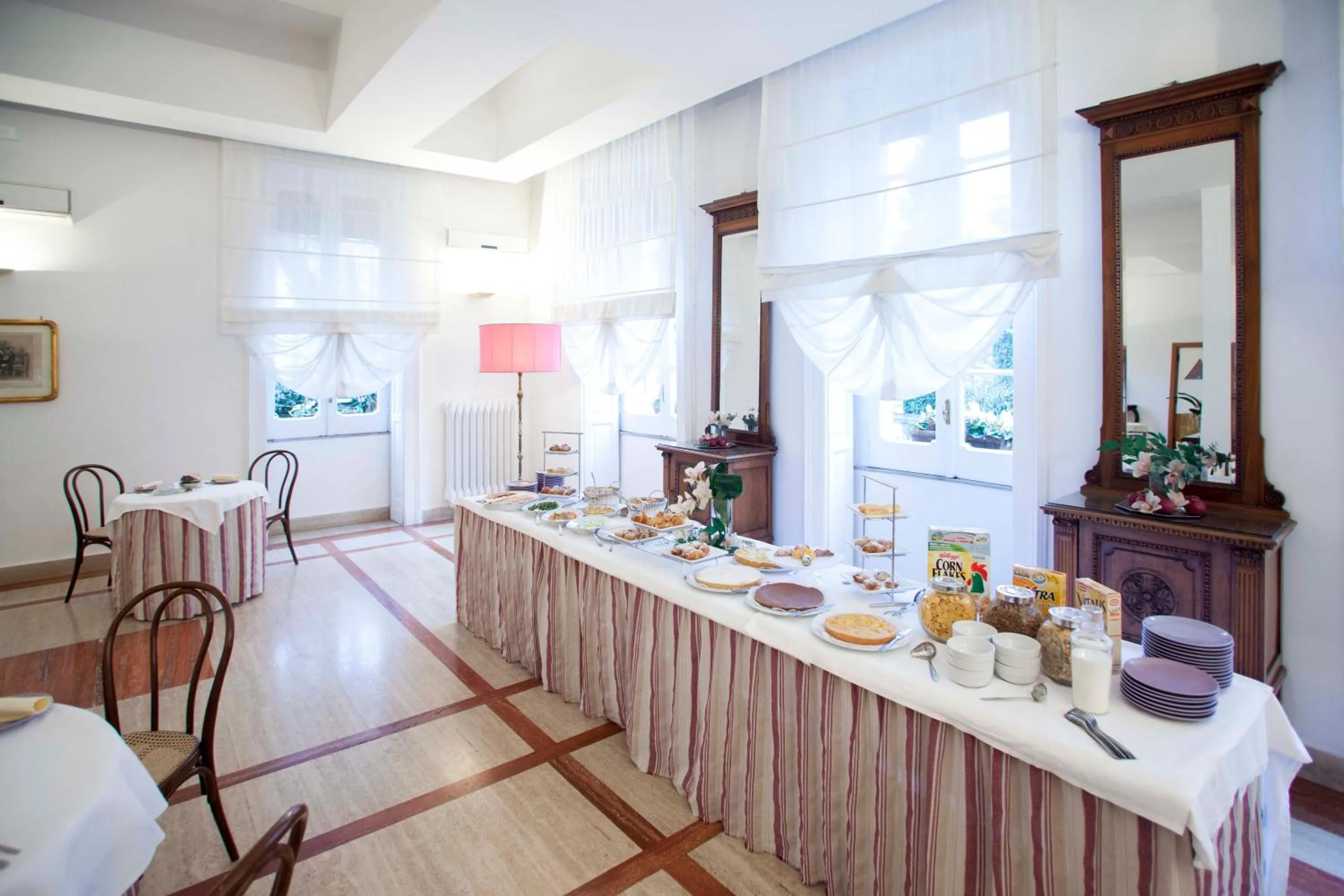 Restaurant/places to eat in Hotel Victoria Maiorino