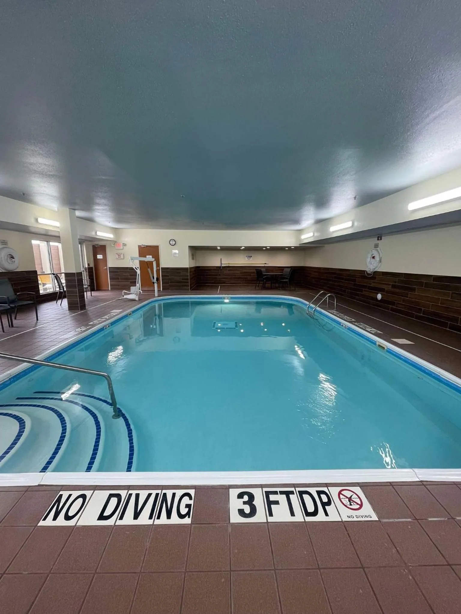Swimming pool in Fairfield Inn & Suites Minneapolis St. Paul/Roseville