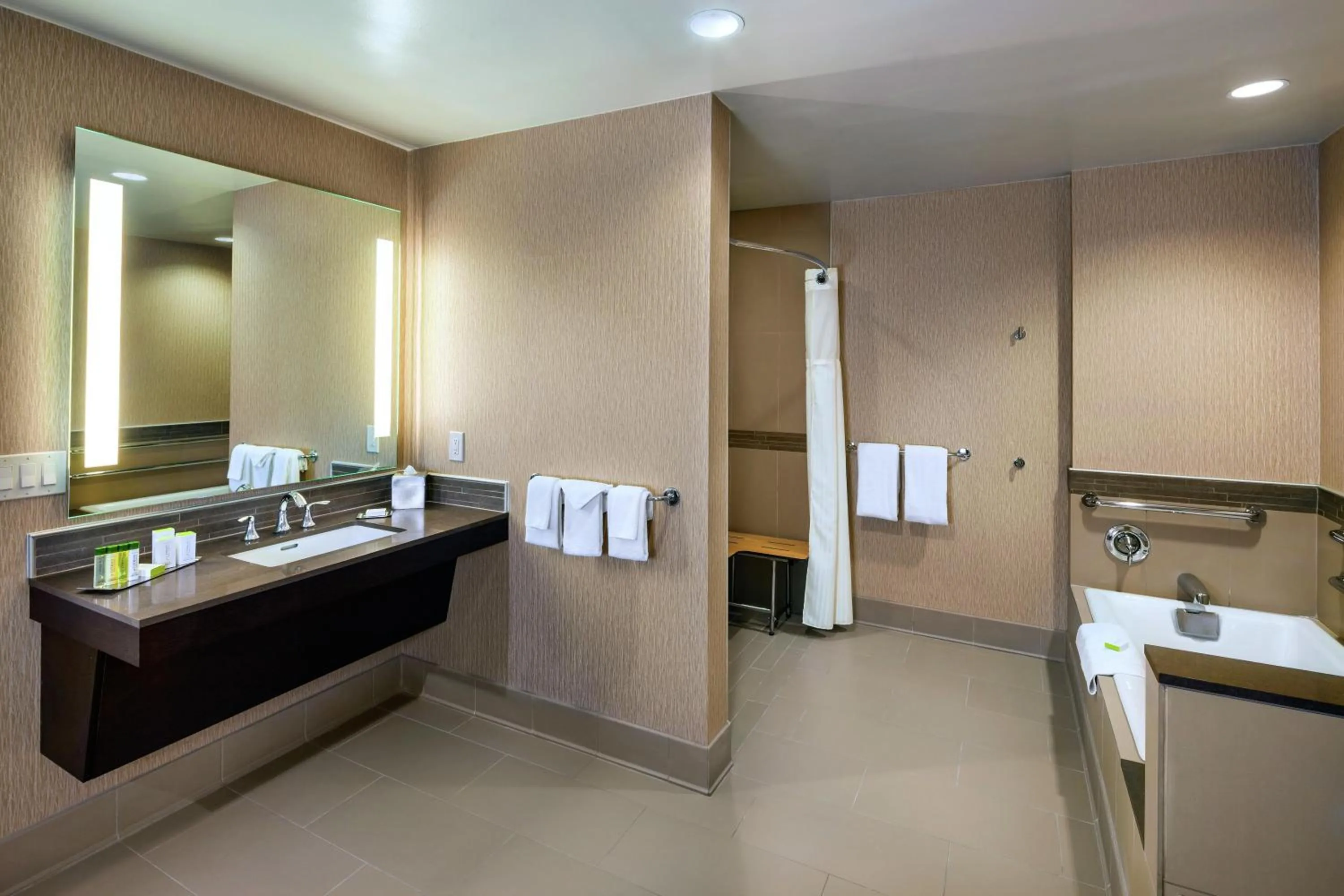 Bathroom in DoubleTree by Hilton Sonoma Wine Country