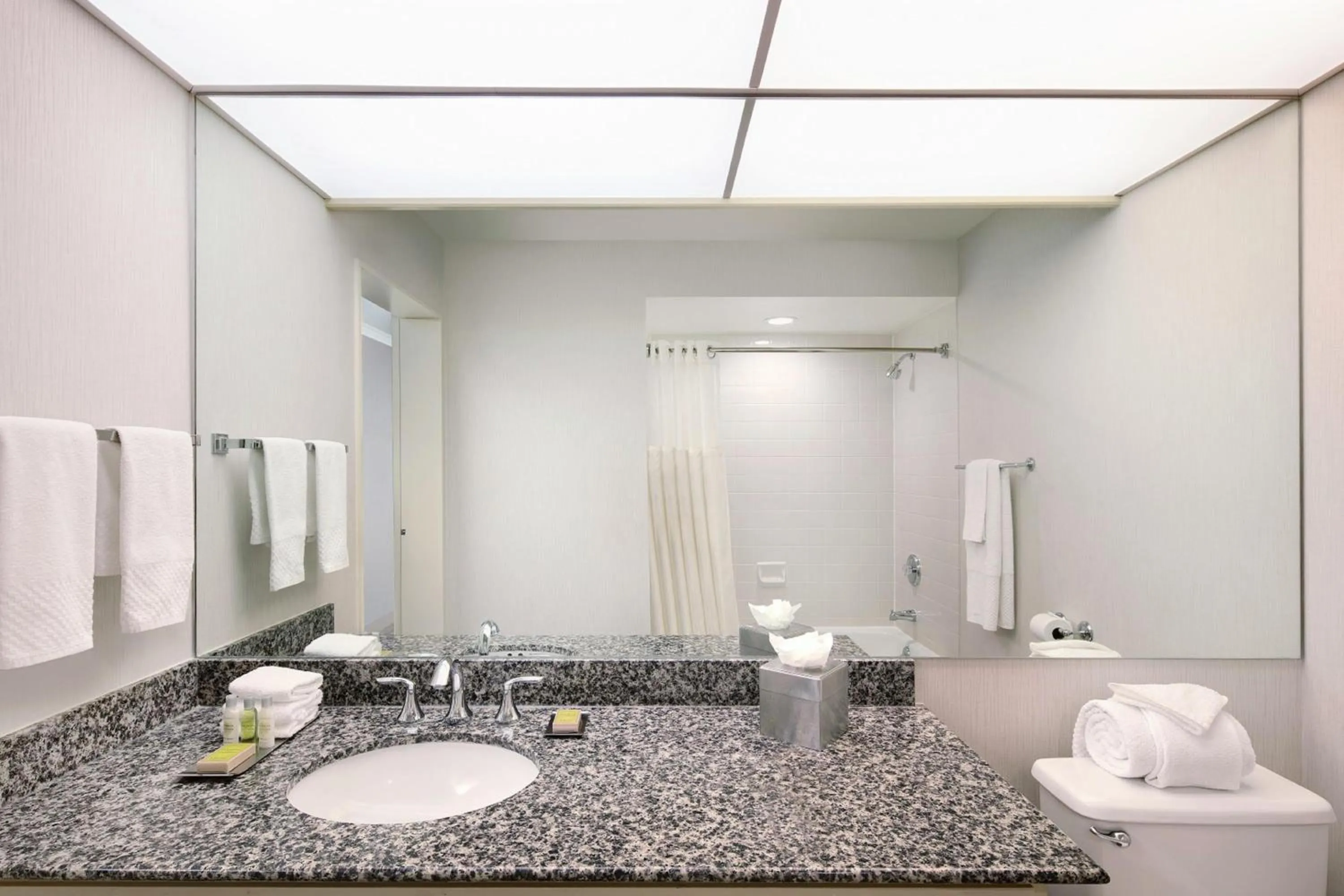 Bathroom in DoubleTree by Hilton Sonoma Wine Country