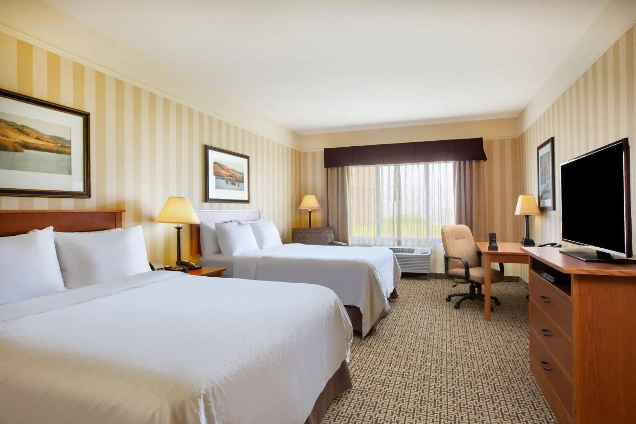 Queen Room with Two Beds - Hearing Accessible - Non-Smoking in Holiday Inn Express Hotel & Suites Astoria by IHG Queen Room with Two Beds - Hearing Accessible - Non-Smoking in Holiday Inn Express Hotel & Suites Astoria by IHG