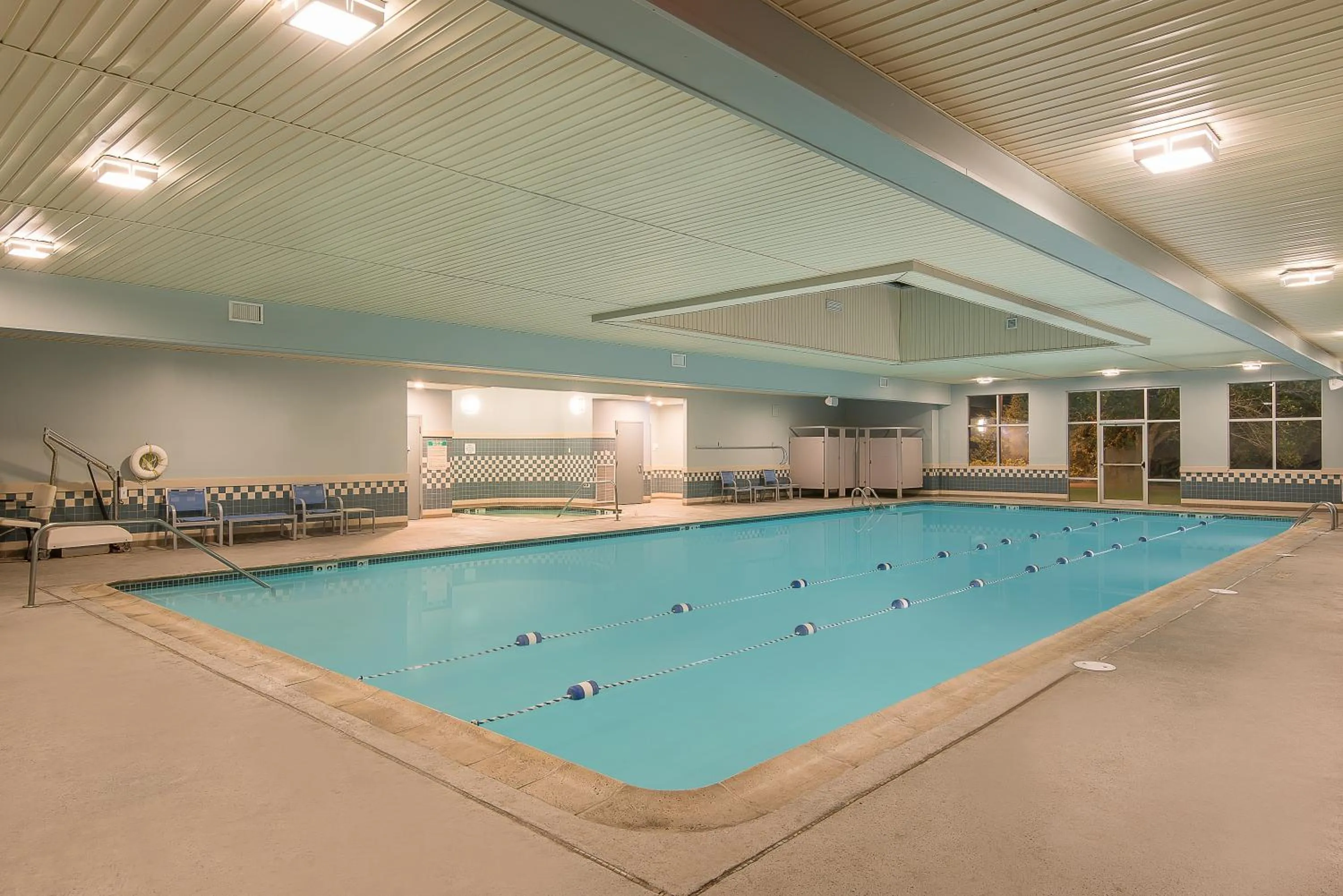 Swimming Pool in Clarion Hotel