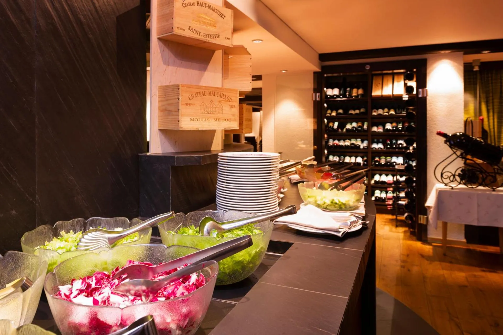 Restaurant/places to eat in Hotel Sandhof