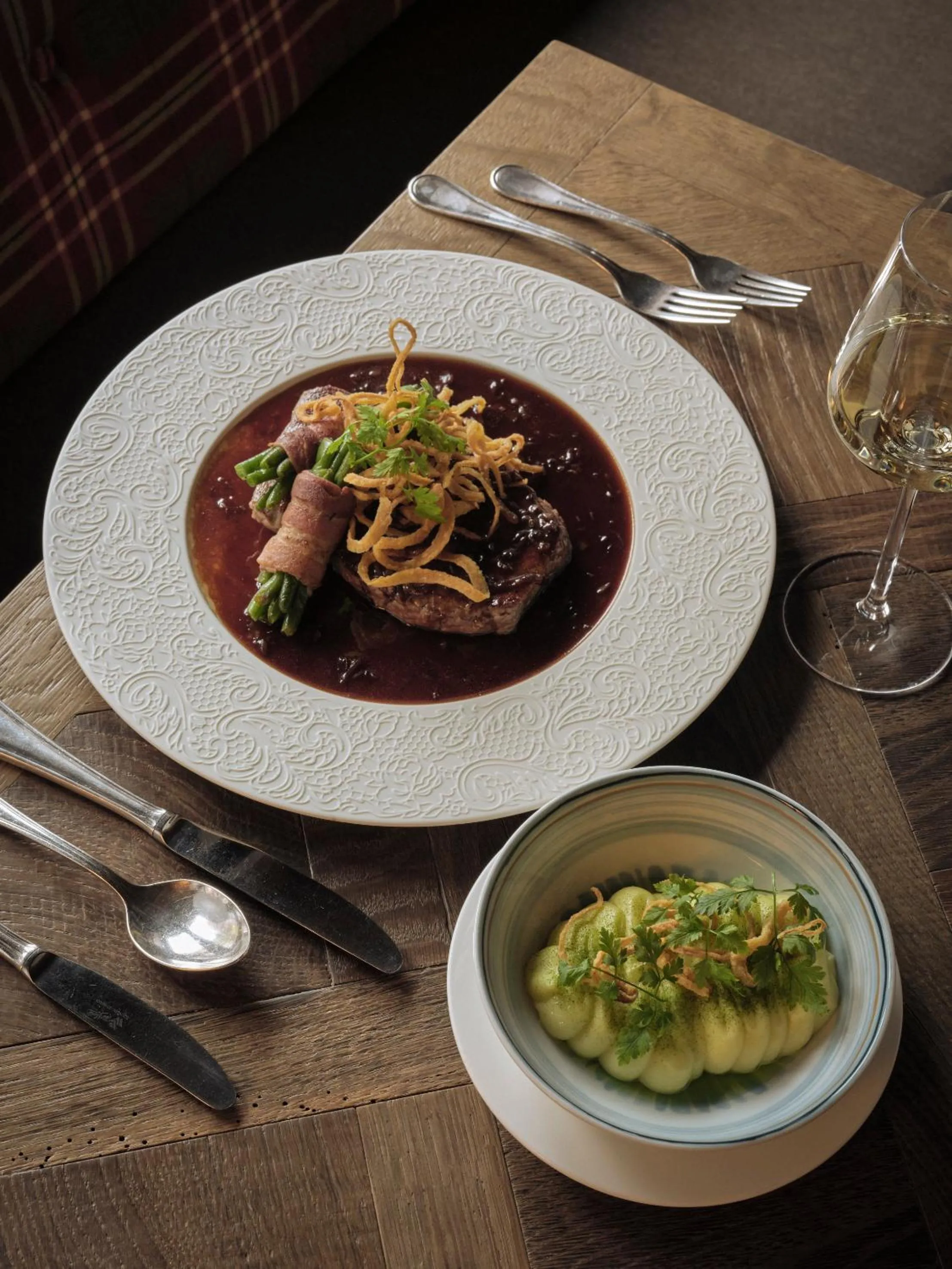 Restaurant/places to eat in Hotel Sandhof