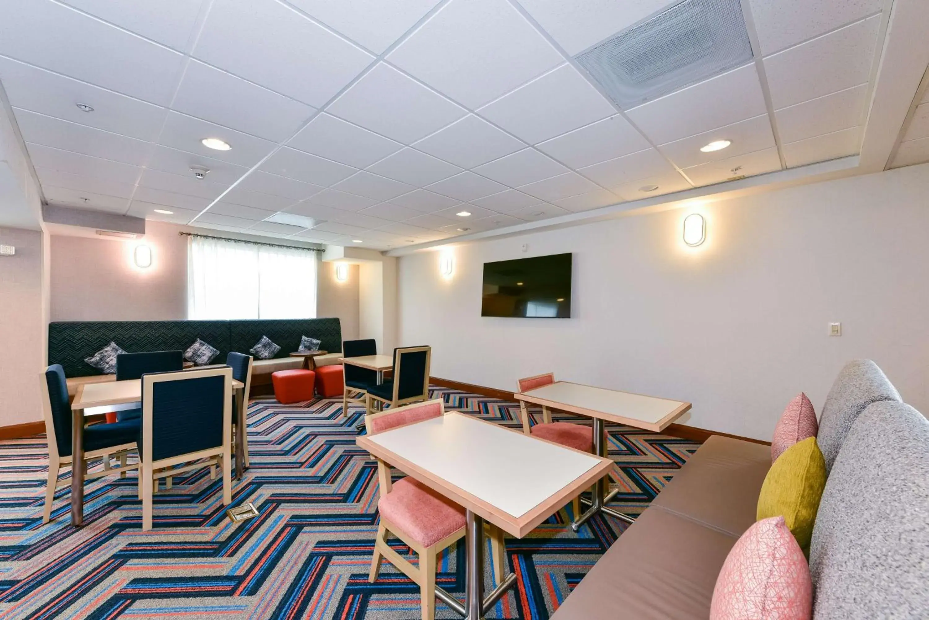 Lobby or reception in Hampton Inn & Suites Pittsburg Lobby or reception in Hampton Inn & Suites Pittsburg