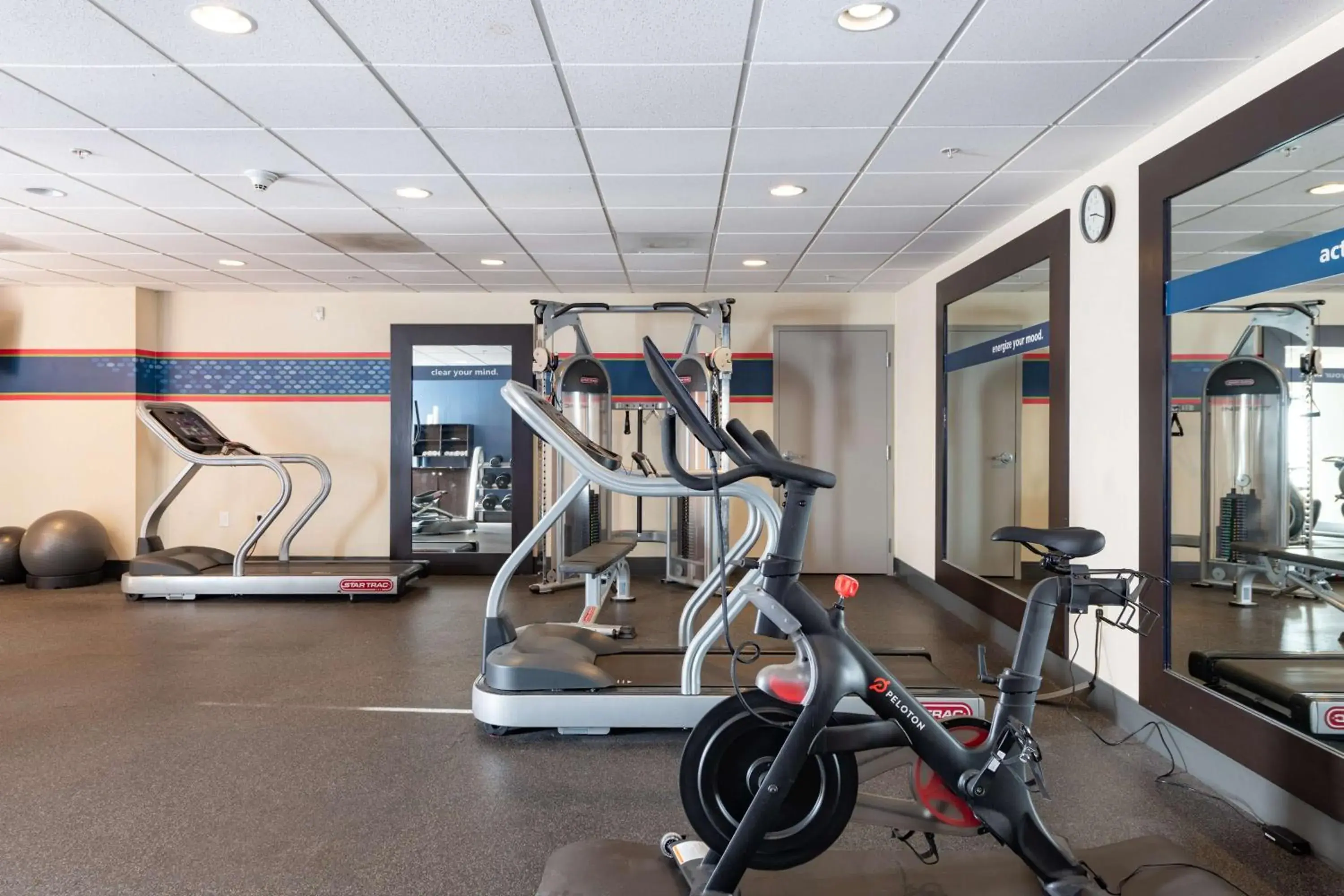 Fitness centre/facilities in Hampton Inn & Suites Pittsburg Fitness centre/facilities in Hampton Inn & Suites Pittsburg