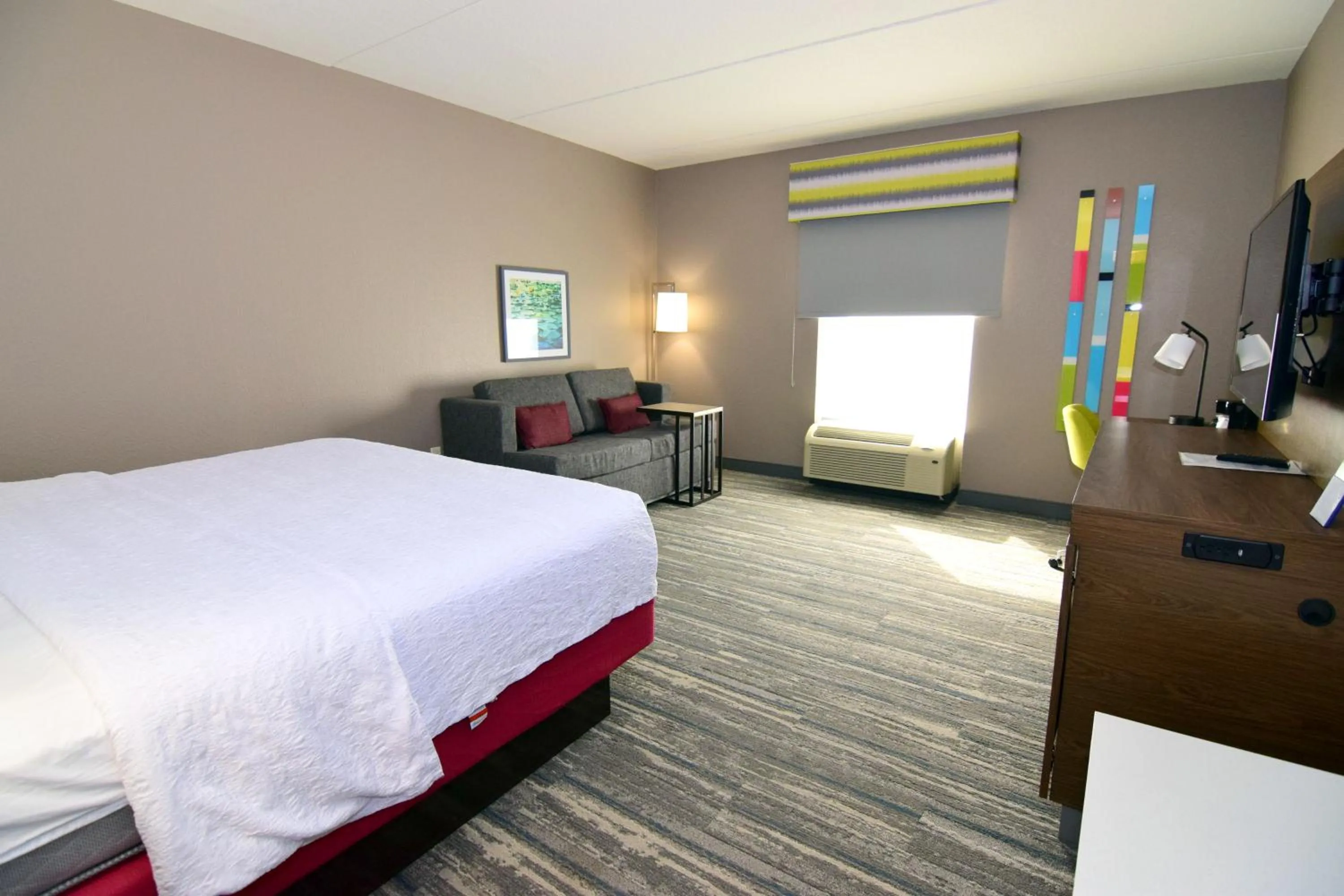 Photo of the whole room, Bed in Hampton Inn Leesburg Tavares