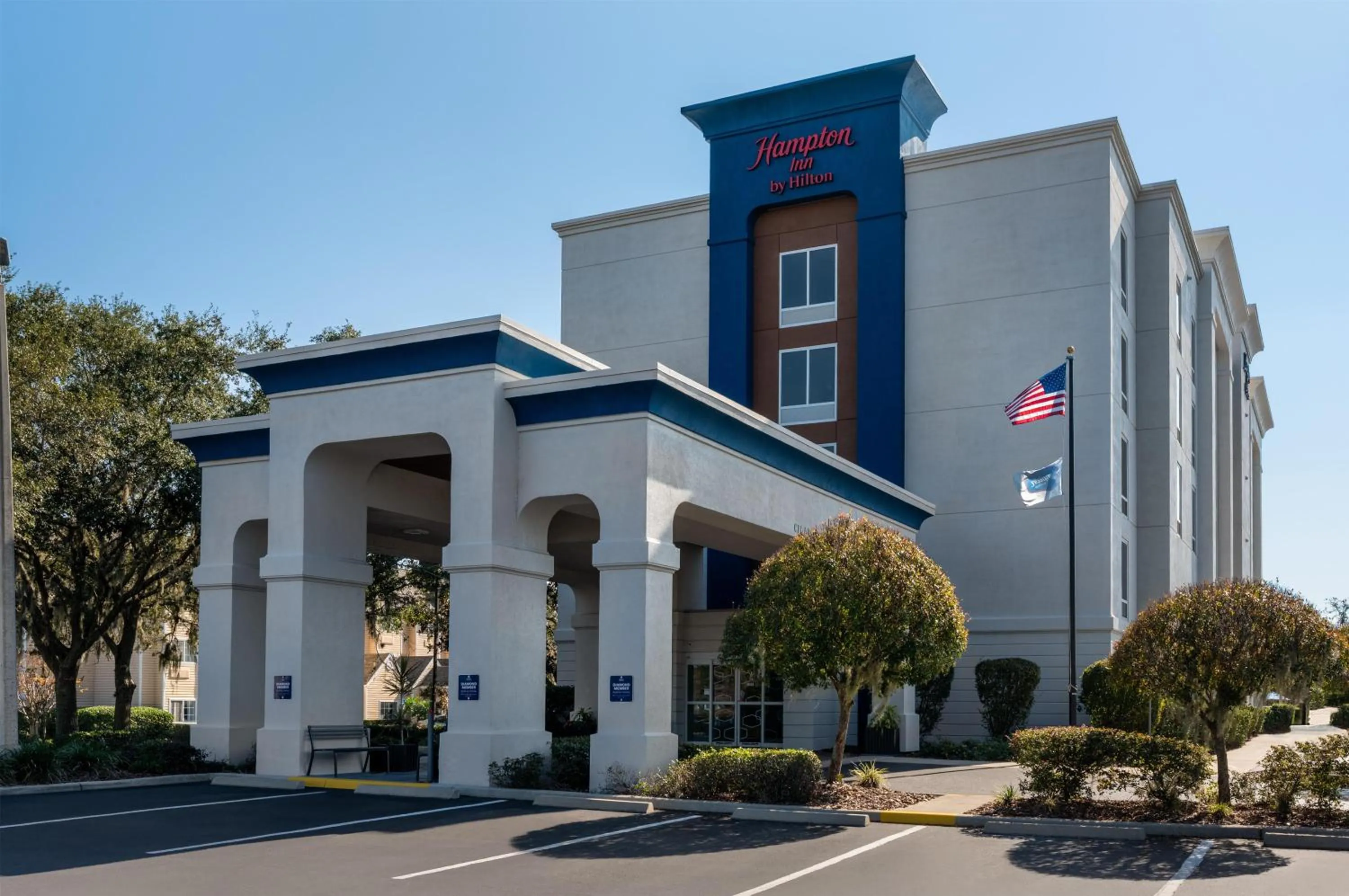 Property building in Hampton Inn Leesburg Tavares
