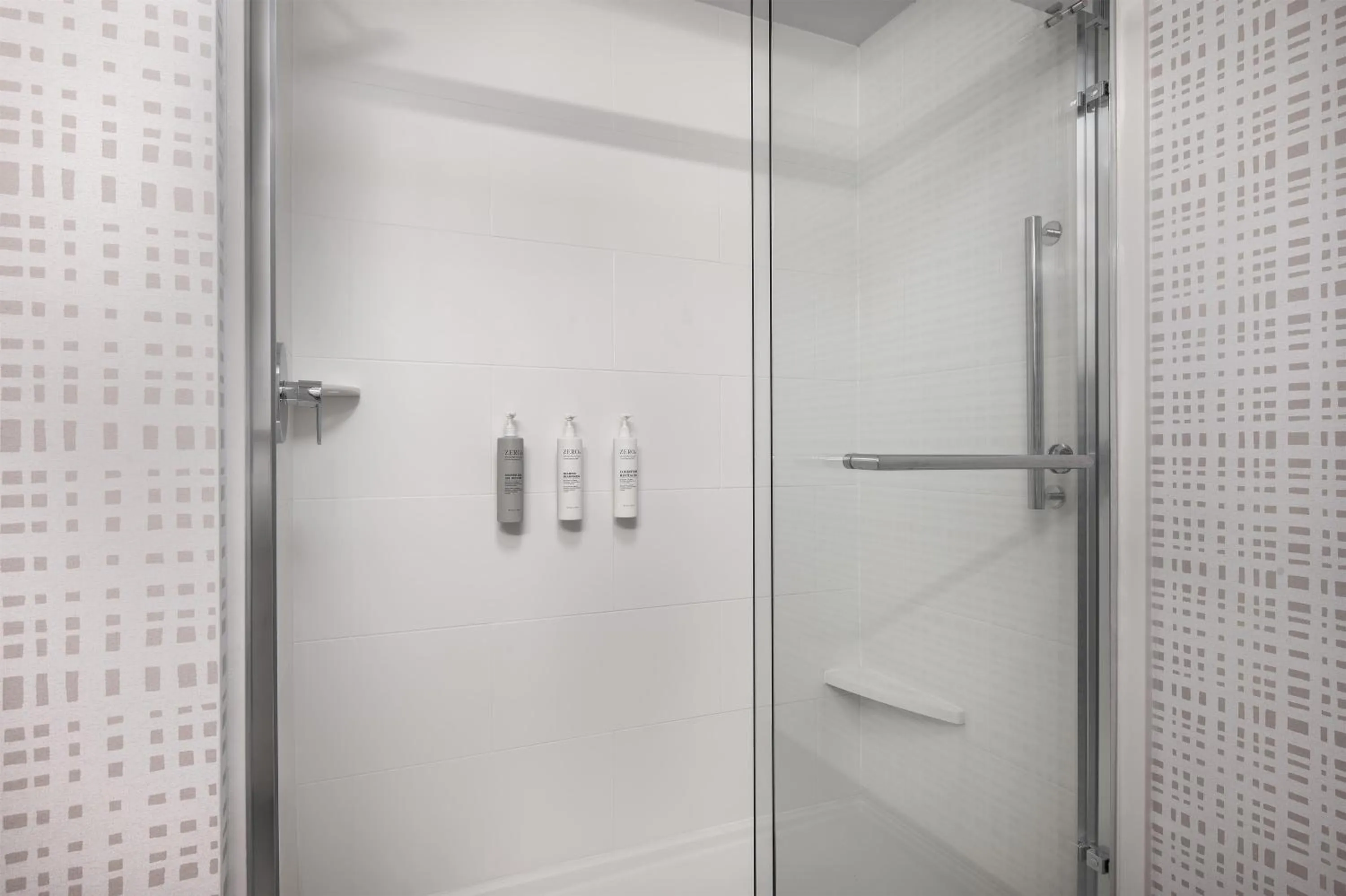 Bathroom in Hampton Inn Leesburg Tavares