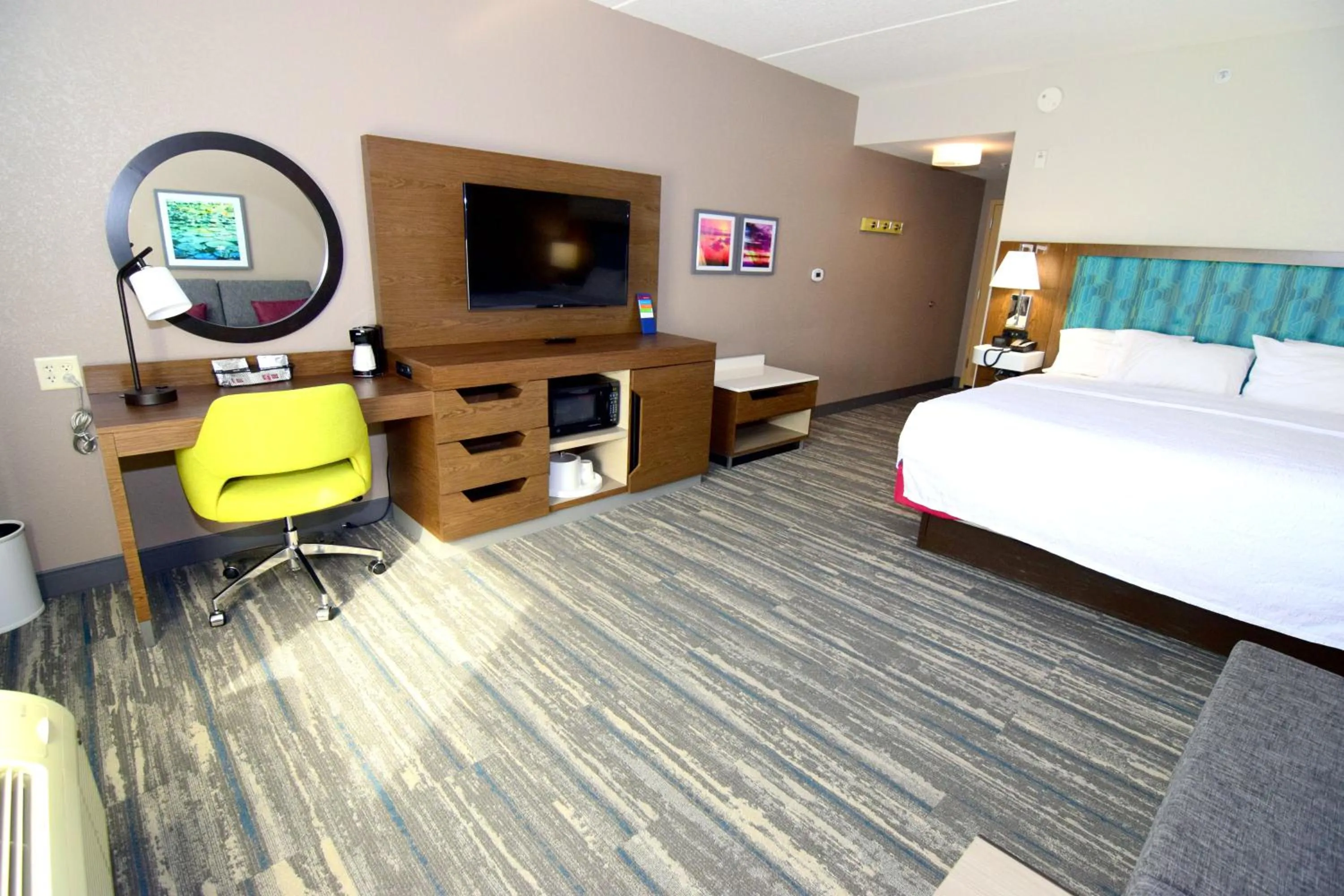 TV and multimedia, Bed in Hampton Inn Leesburg Tavares