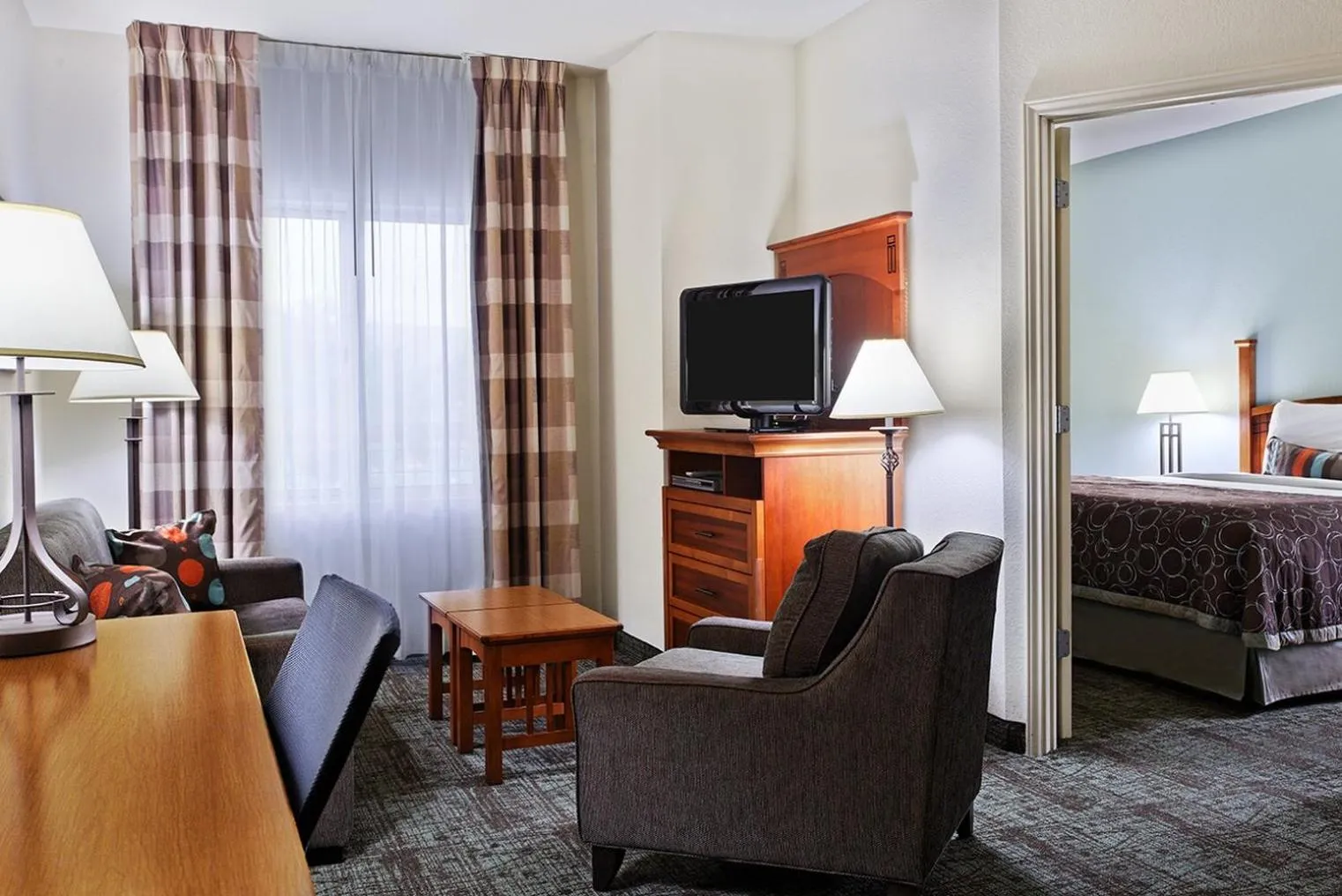 Photo of the whole room, Bed in Staybridge Suites Chattanooga Downtown - Convention Center by IHG
